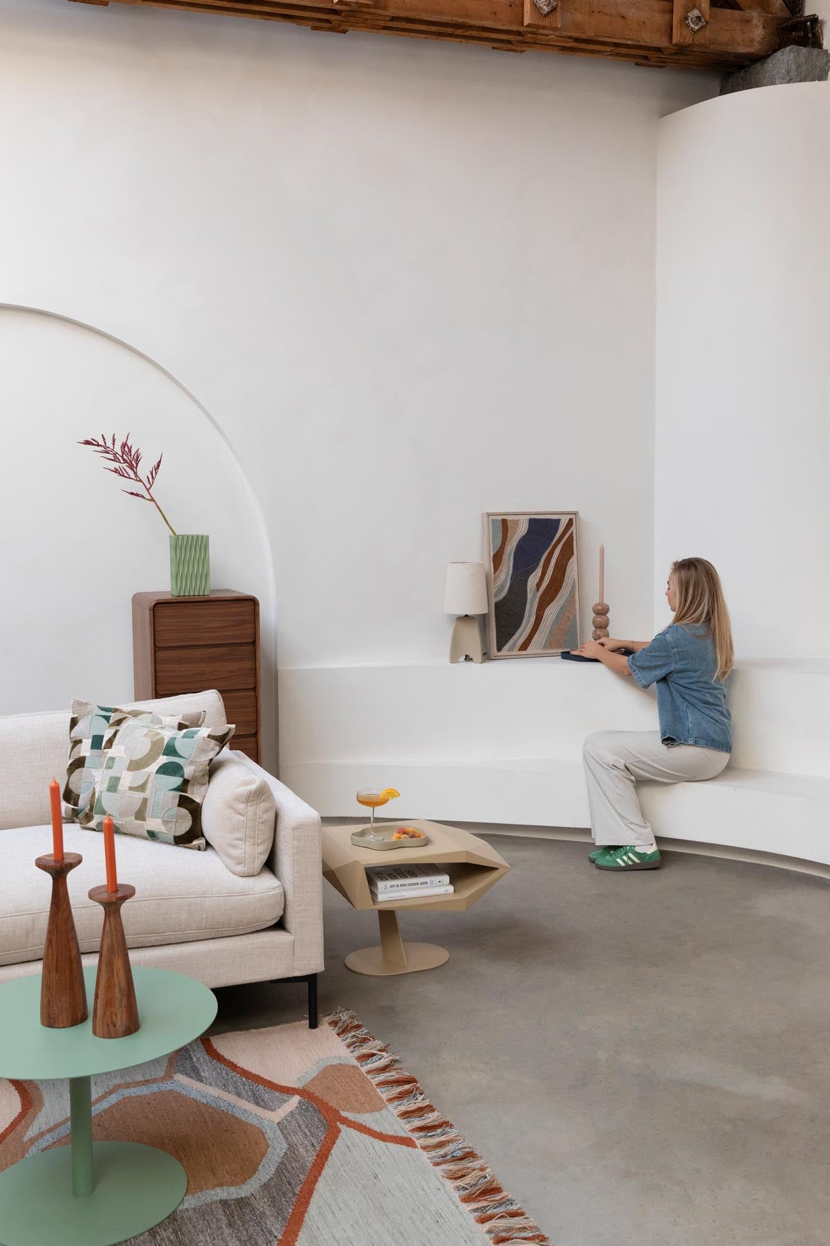 Beistelltisch North in beige präsentiert im Onlineshop von KAQTU Design AG. Couchtisch ist von Zuiver