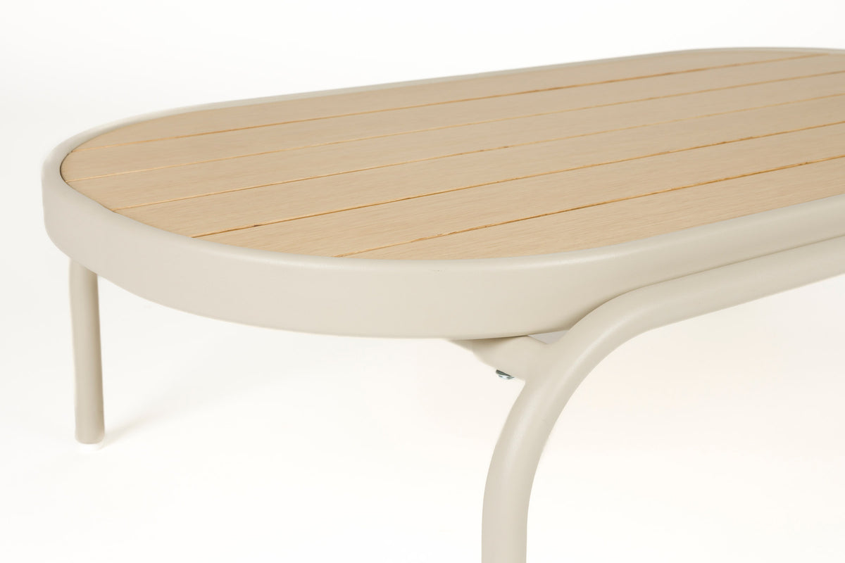 Vista Outdoor Loungetisch in beige präsentiert im Onlineshop von KAQTU Design AG. Loungetisch ist von Zuiver