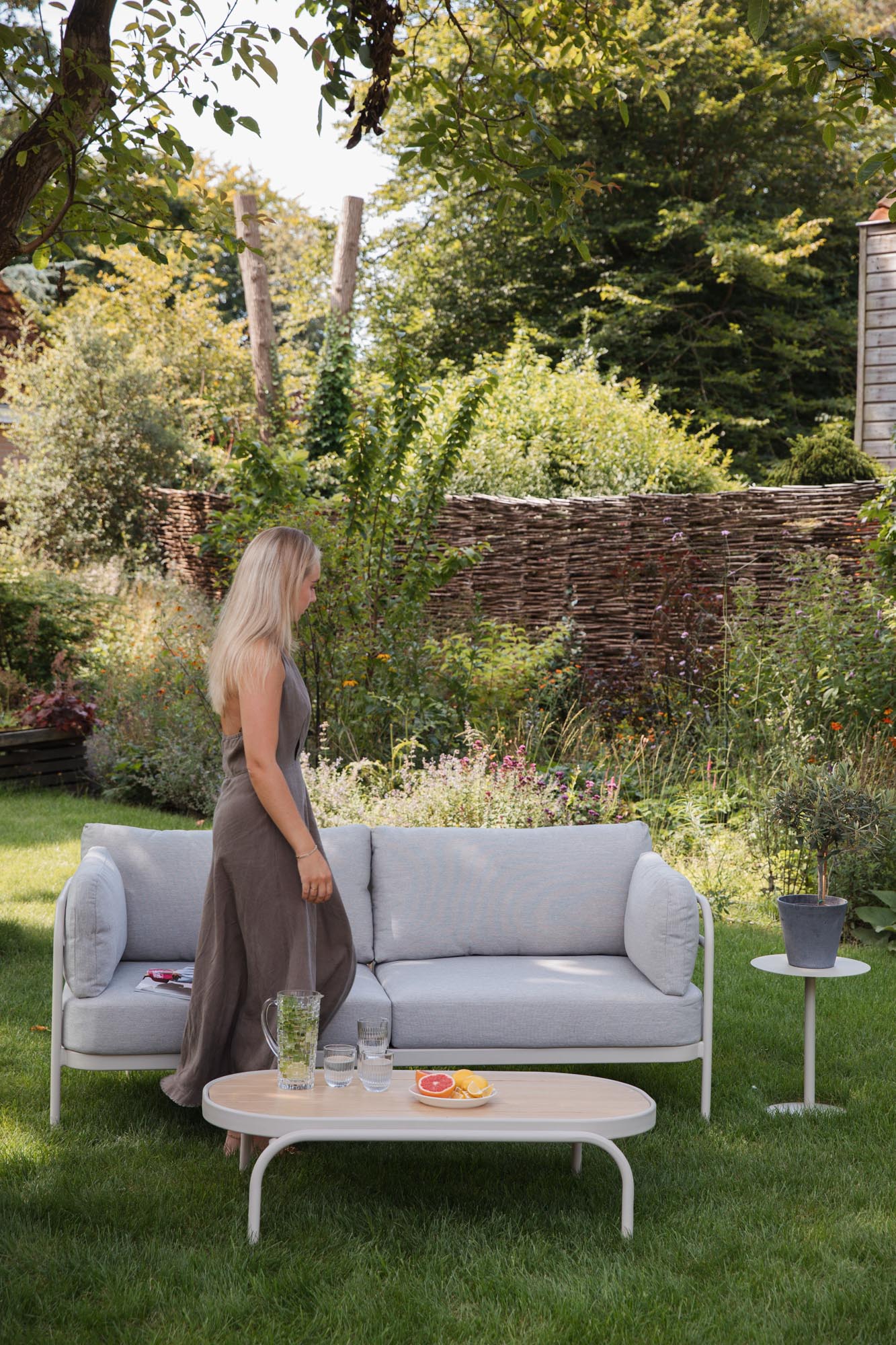 Vista Outdoor Lounge Table