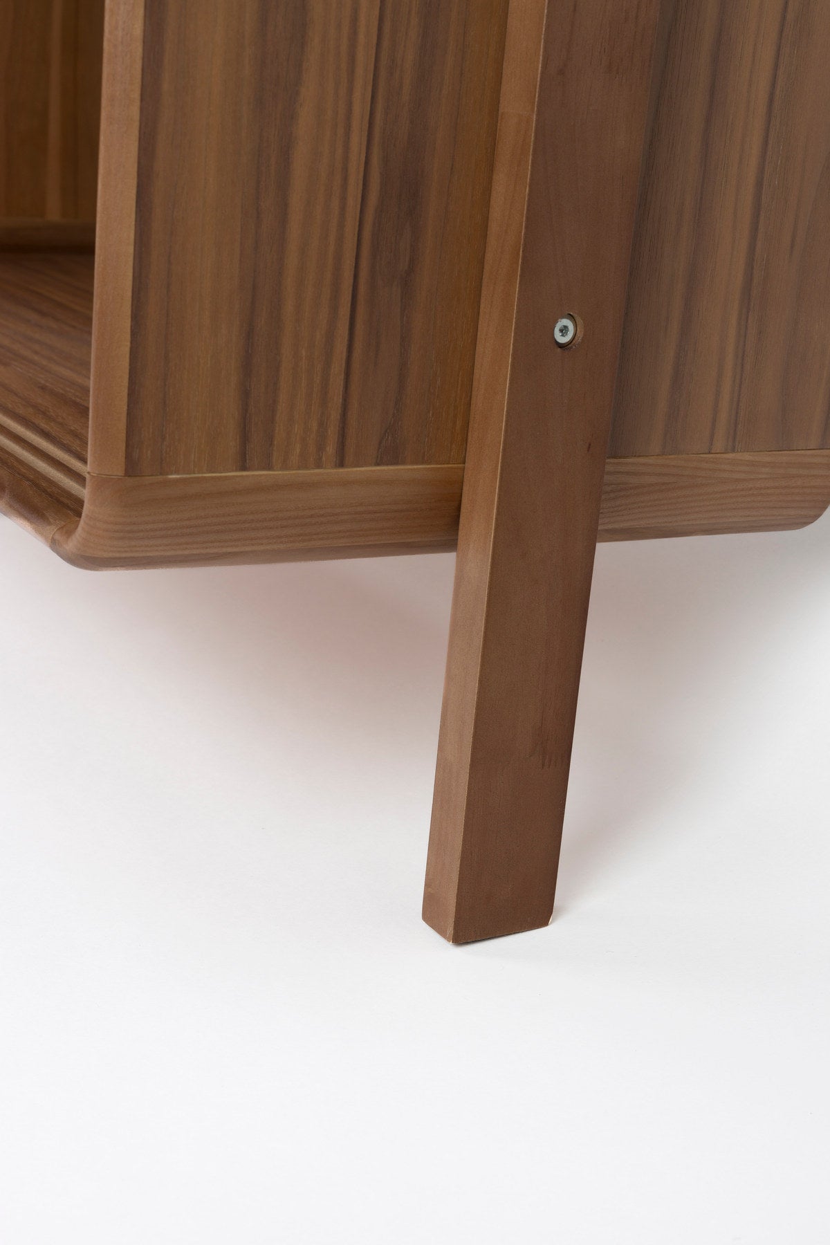 Regal Rise in Braun präsentiert im Onlineshop von KAQTU Design AG. Standregal ist von Zuiver