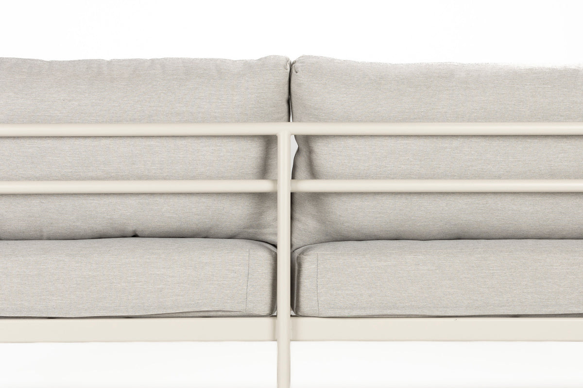 Vista Outdoor Set in beige präsentiert im Onlineshop von KAQTU Design AG. Loungeset ist von Zuiver