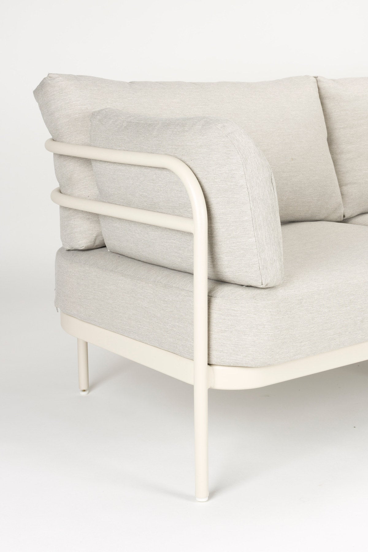 Vista Outdoor Set in beige präsentiert im Onlineshop von KAQTU Design AG. Loungeset ist von Zuiver