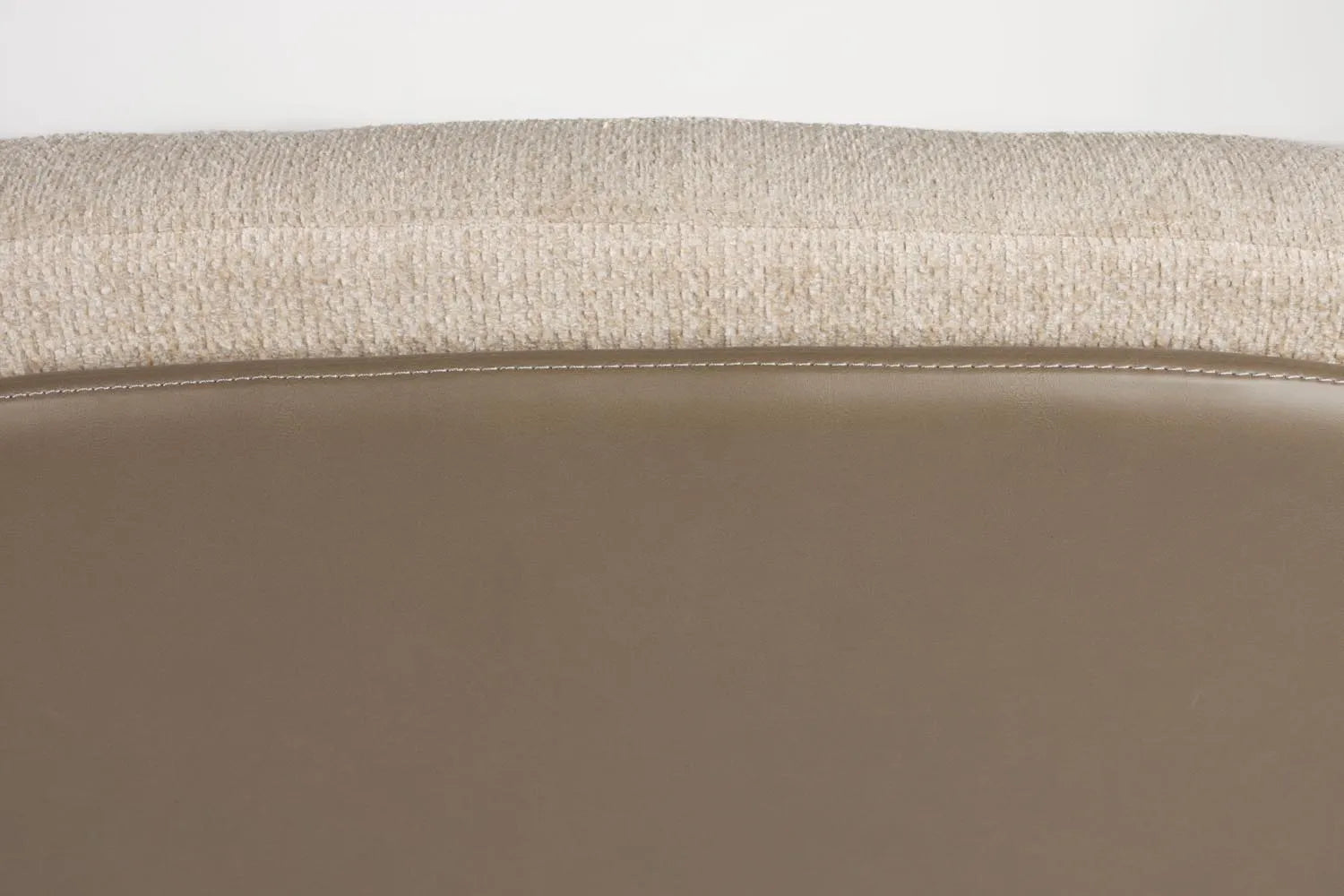 Sessel Benjamin in Beige präsentiert im Onlineshop von KAQTU Design AG. Sessel ist von Zuiver