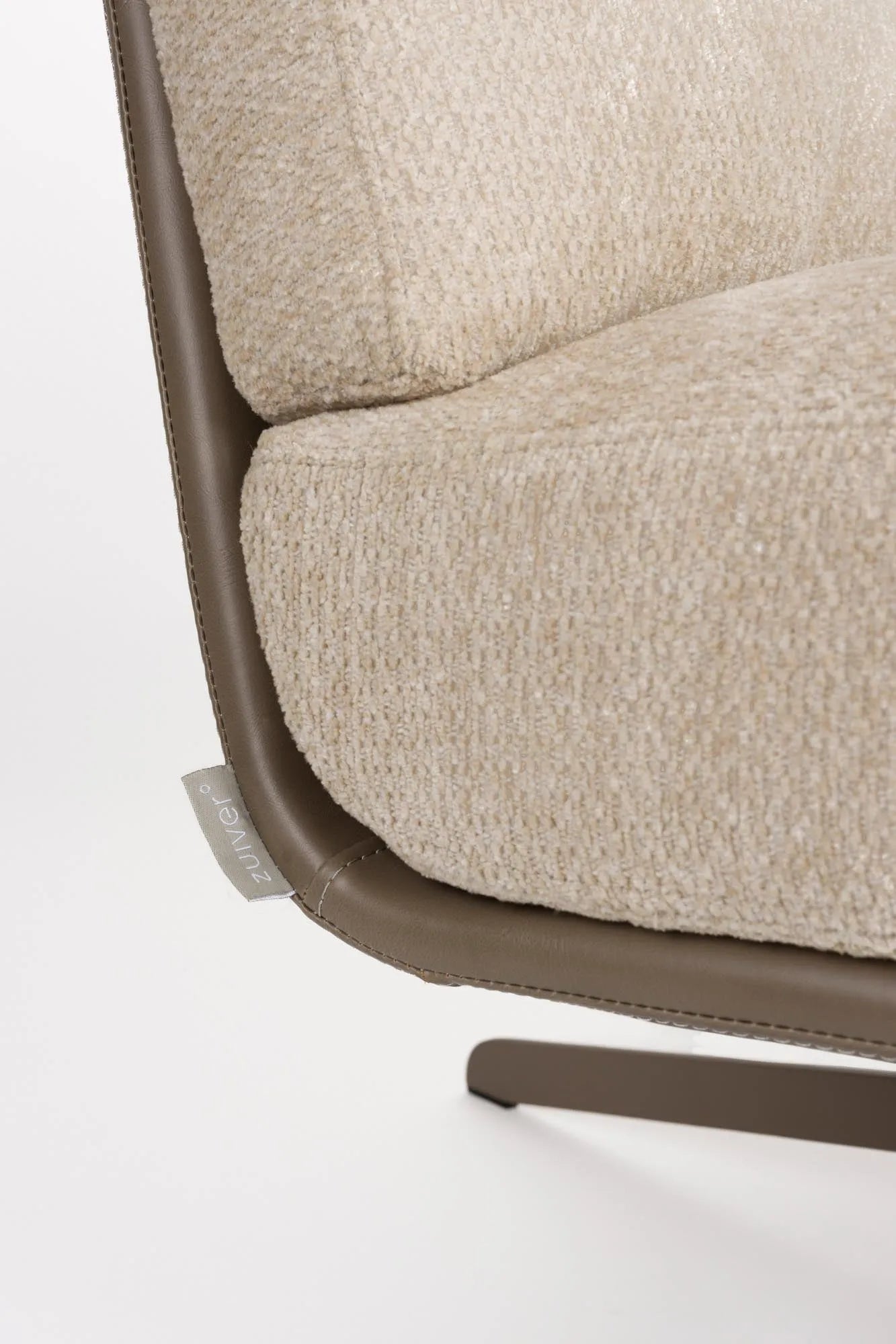 Sessel Benjamin in Beige präsentiert im Onlineshop von KAQTU Design AG. Sessel ist von Zuiver