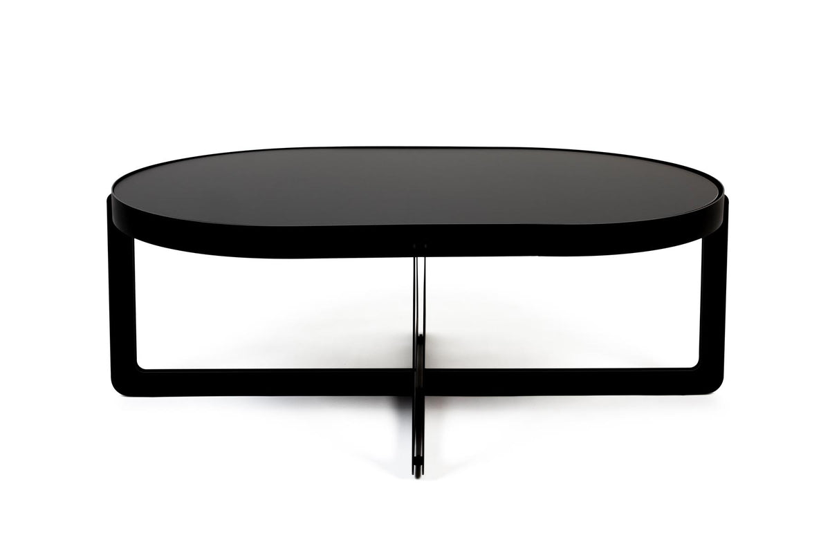 Couchtisch Centre Oval in Schwarz präsentiert im Onlineshop von KAQTU Design AG. Couchtisch ist von Zuiver
