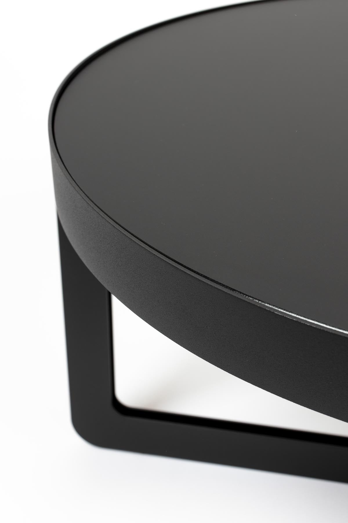 Couchtisch Centre Oval in Schwarz präsentiert im Onlineshop von KAQTU Design AG. Couchtisch ist von Zuiver