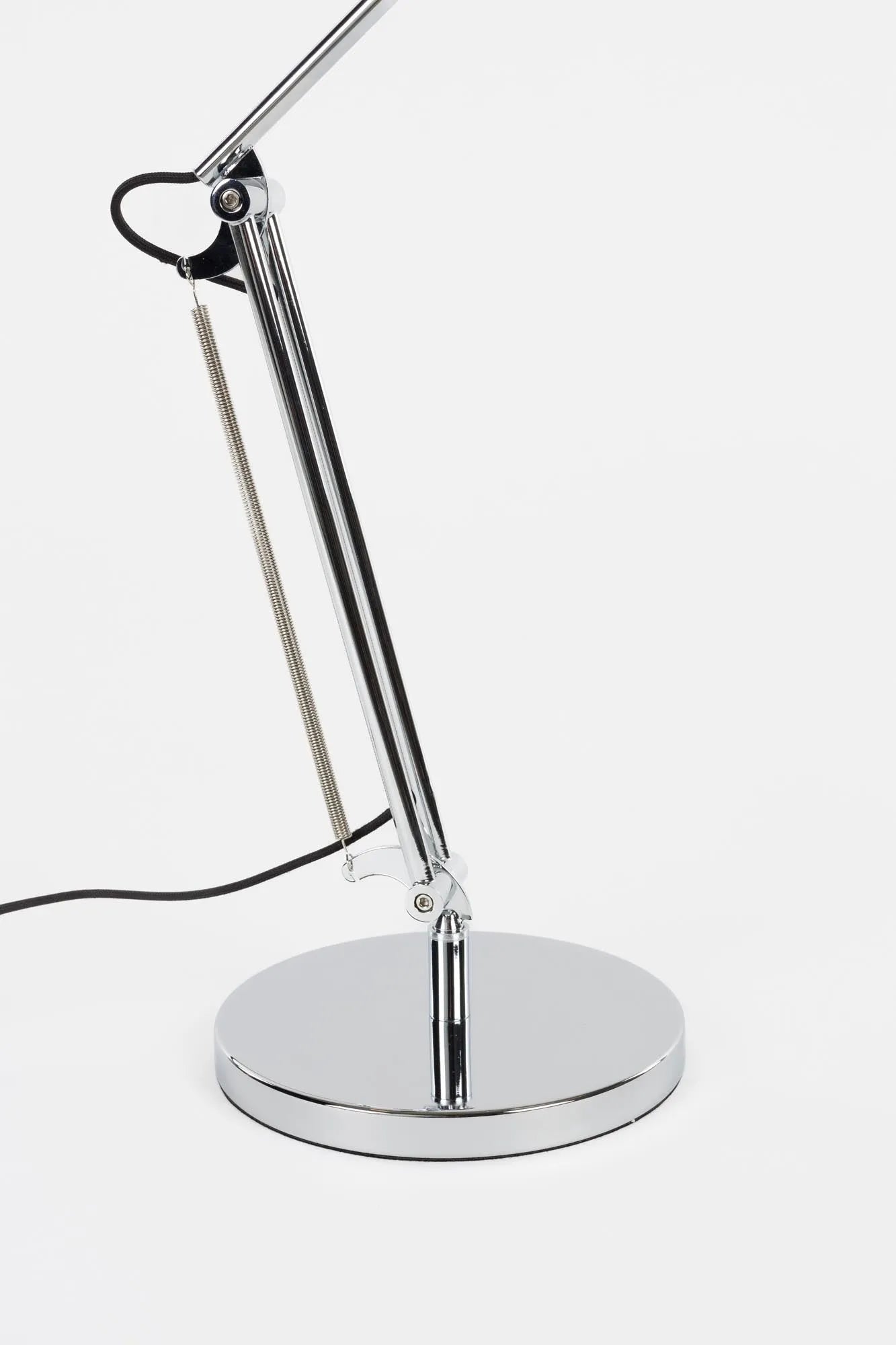 Schreibtischleuchte Reader Chrome in Silber präsentiert im Onlineshop von KAQTU Design AG. Tischleuchte ist von Zuiver