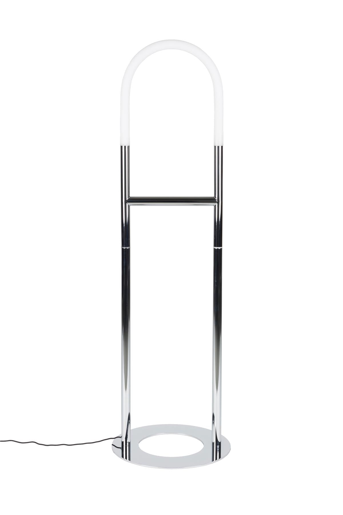 Stehleuchte Arch in Silber präsentiert im Onlineshop von KAQTU Design AG. Stehleuchte ist von Zuiver