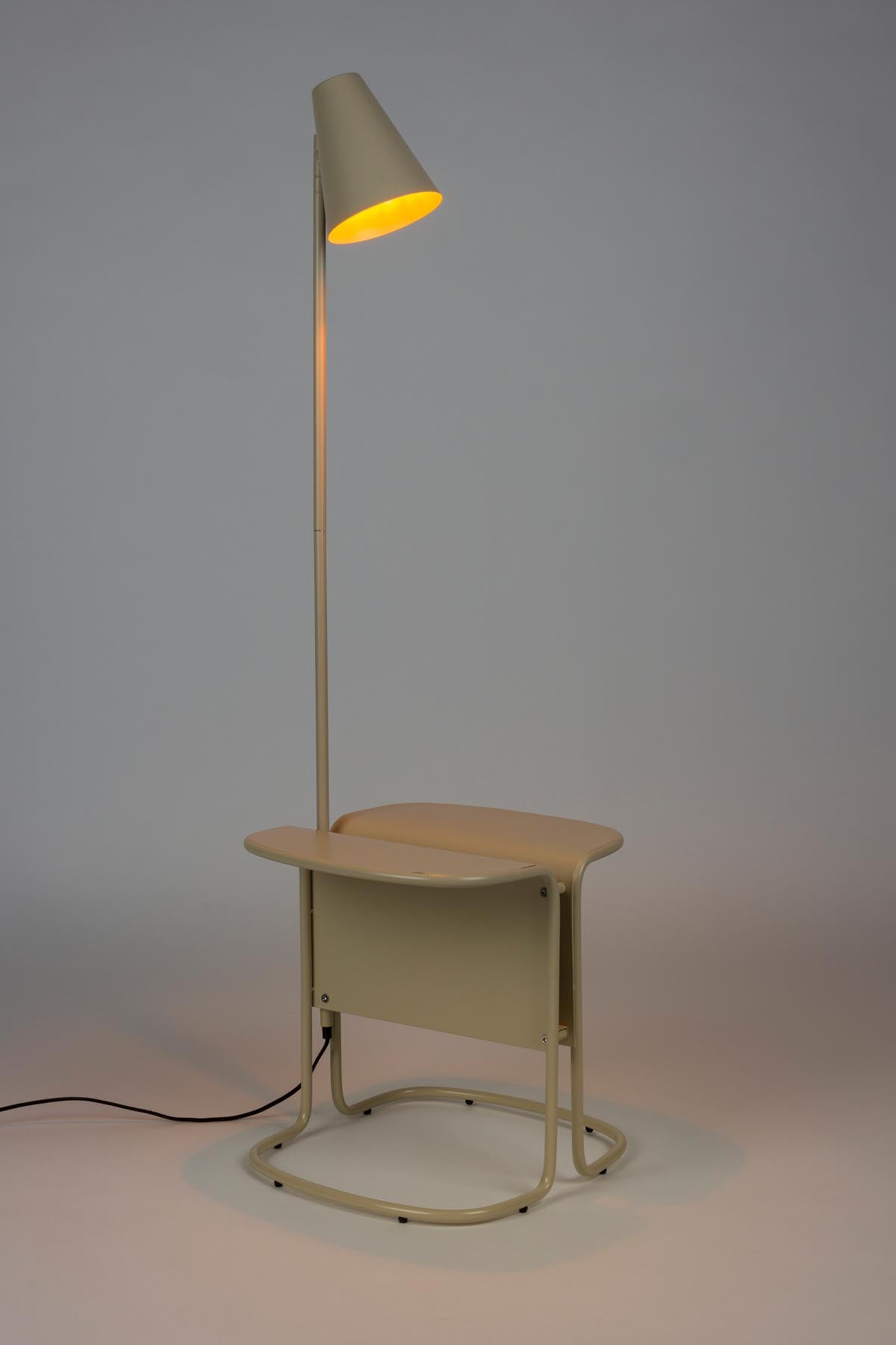 Stehleuchte Lustor in beige präsentiert im Onlineshop von KAQTU Design AG. Stehleuchte ist von Zuiver