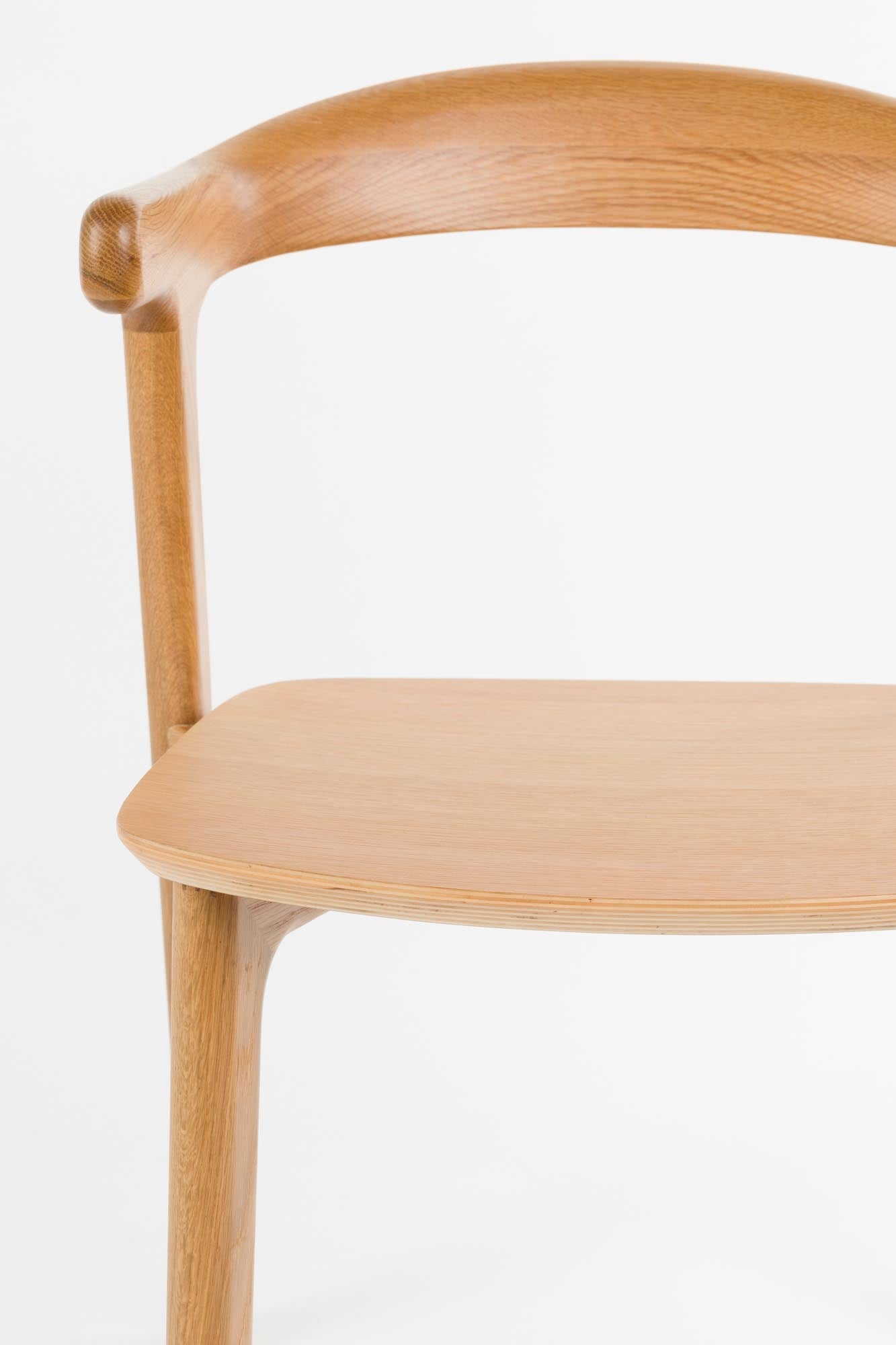 Entdecken Sie den Stuhl Northwood von Zuiver – eine stilvolle Fusion aus modernem Design und höchstem Komfort, ideal für jeden Raum.
