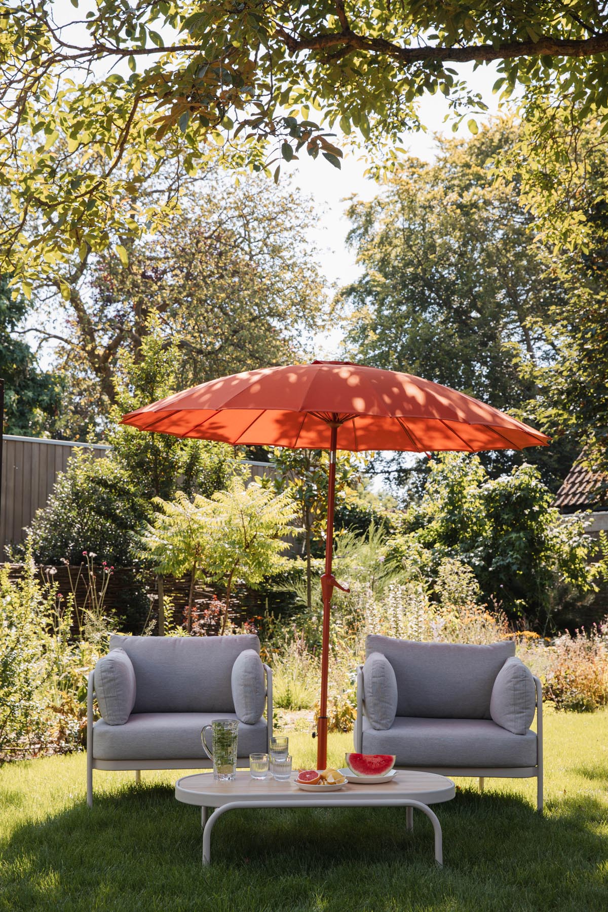 Sunbrella Sunshine Set Marsala in Rot präsentiert im Onlineshop von KAQTU Design AG. Sonnenschirm ist von Zuiver