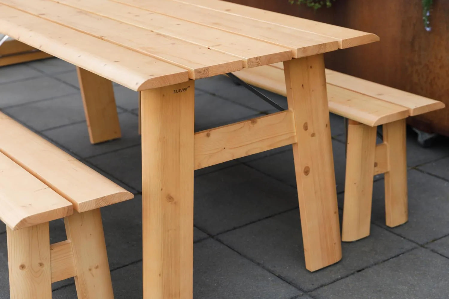 Gartentischset Avenue in Natural präsentiert im Onlineshop von KAQTU Design AG. Gartentischset ist von Zuiver