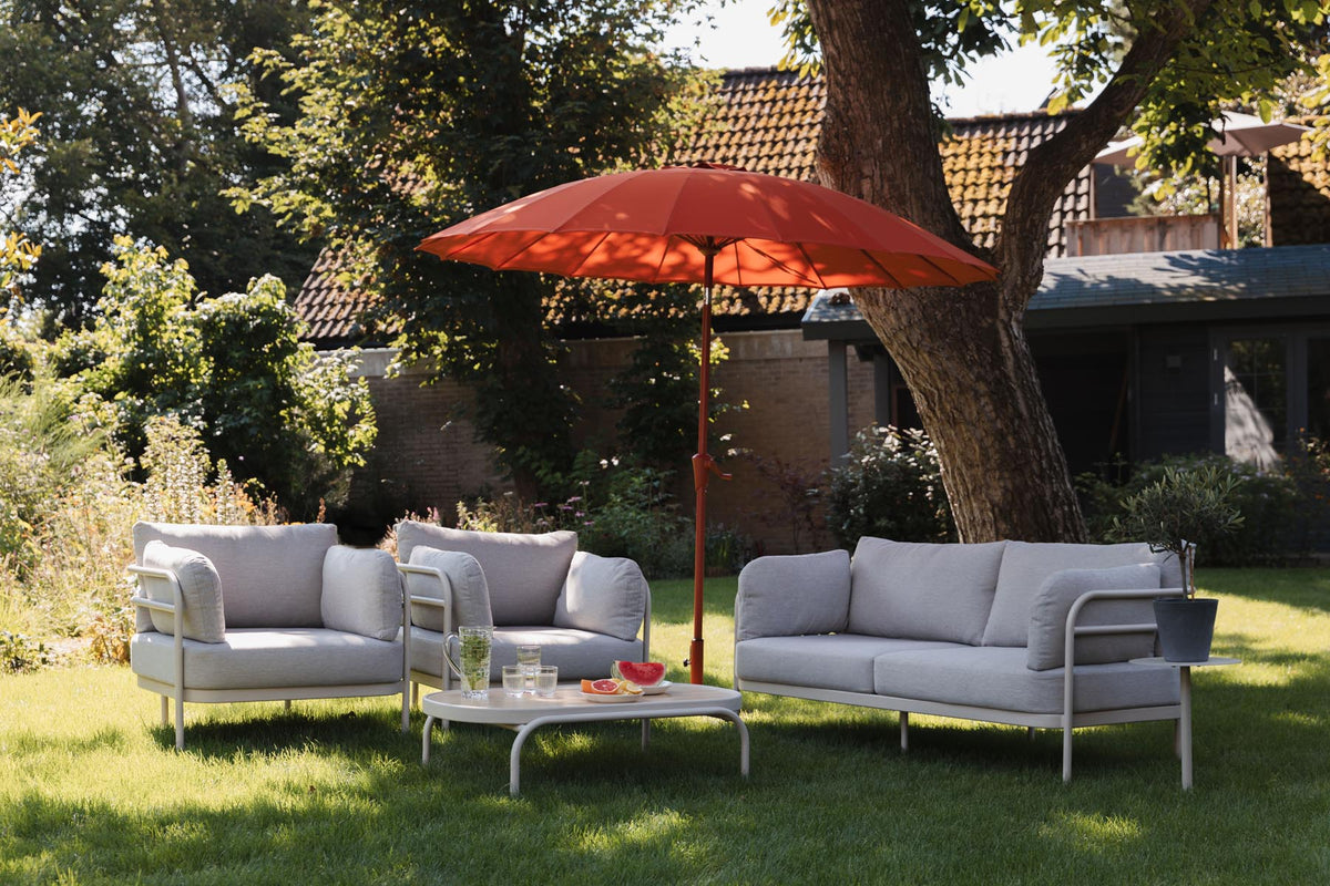 Outdoor-Set Vista + Sofatisch Vista in beige präsentiert im Onlineshop von KAQTU Design AG. Loungeset ist von Zuiver