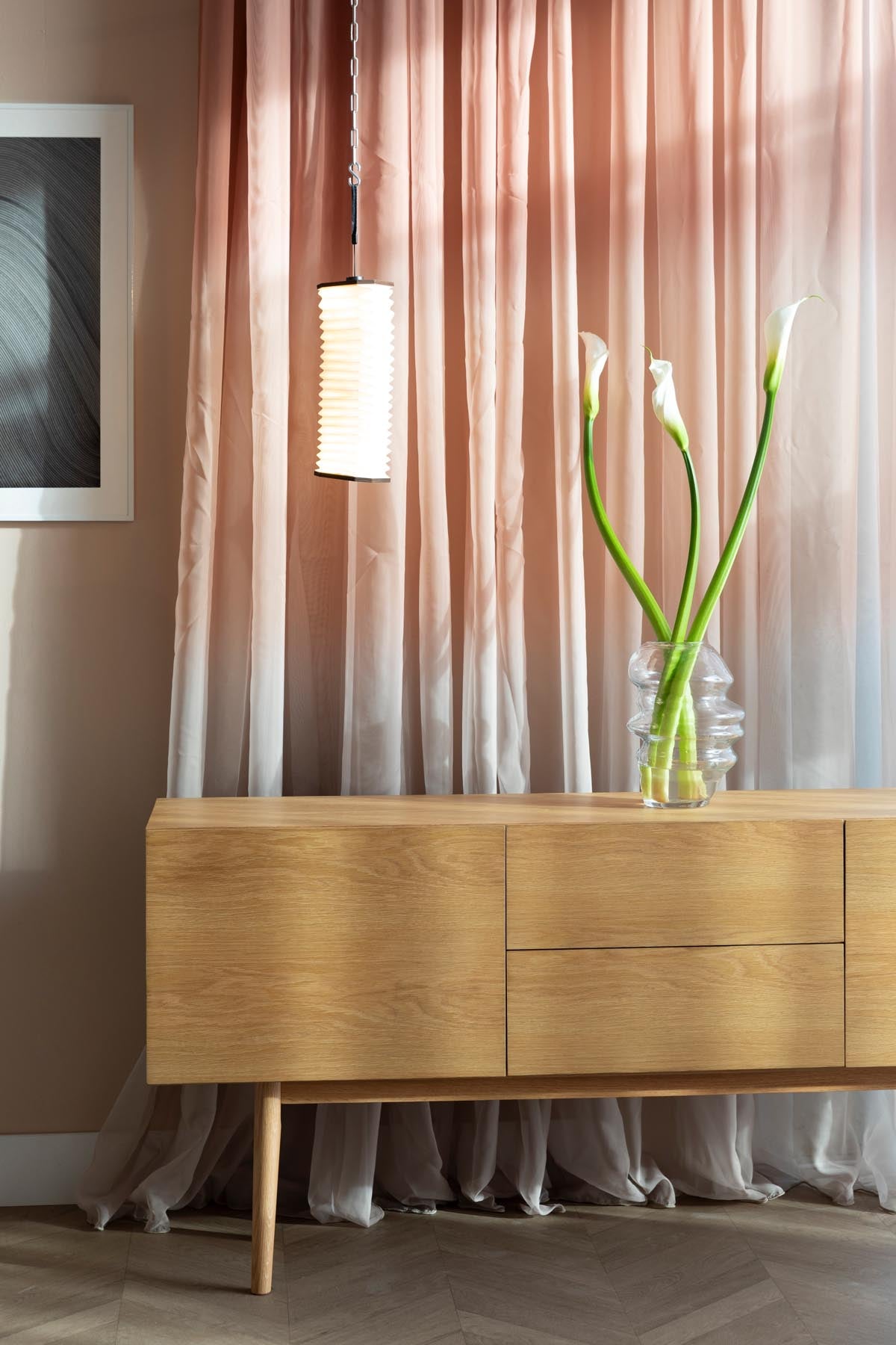 Cabinet High On Wood in Beige präsentiert im Onlineshop von KAQTU Design AG. Cabinet ist von Zuiver