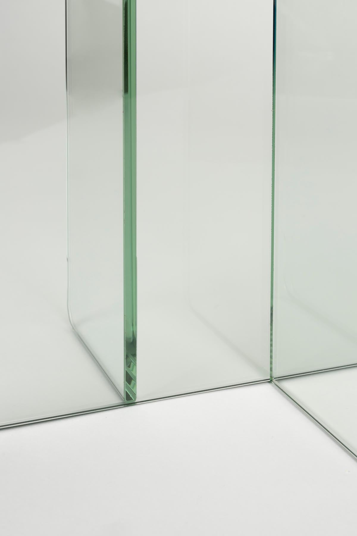 Beistelltisch Linea in Transparent präsentiert im Onlineshop von KAQTU Design AG. Beistelltisch ist von Zuiver