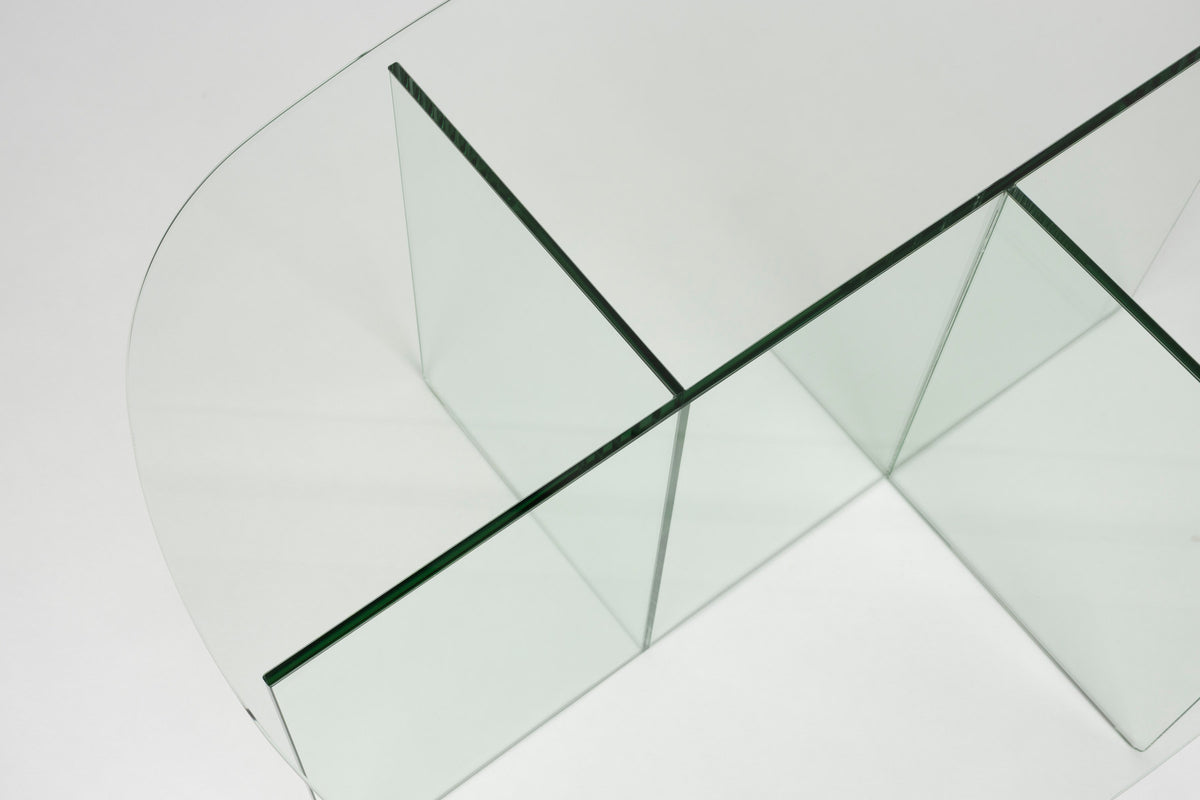 Ovaler Couchtisch Linea aus Glas mit gekreuzten Paneelen als Tischbasis, Zuiver