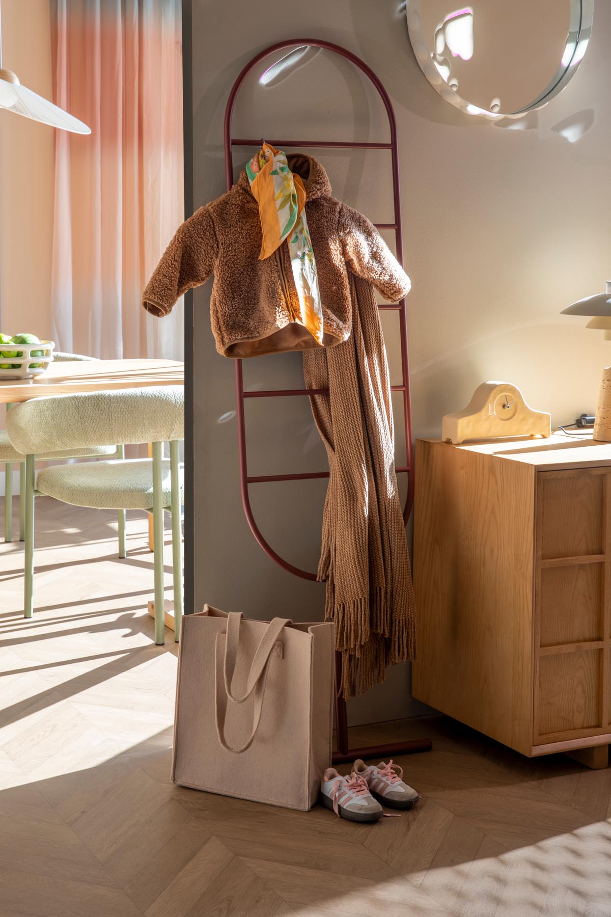 Leiter Tess in Marsala präsentiert im Onlineshop von KAQTU Design AG. Kleiderständer ist von Zuiver