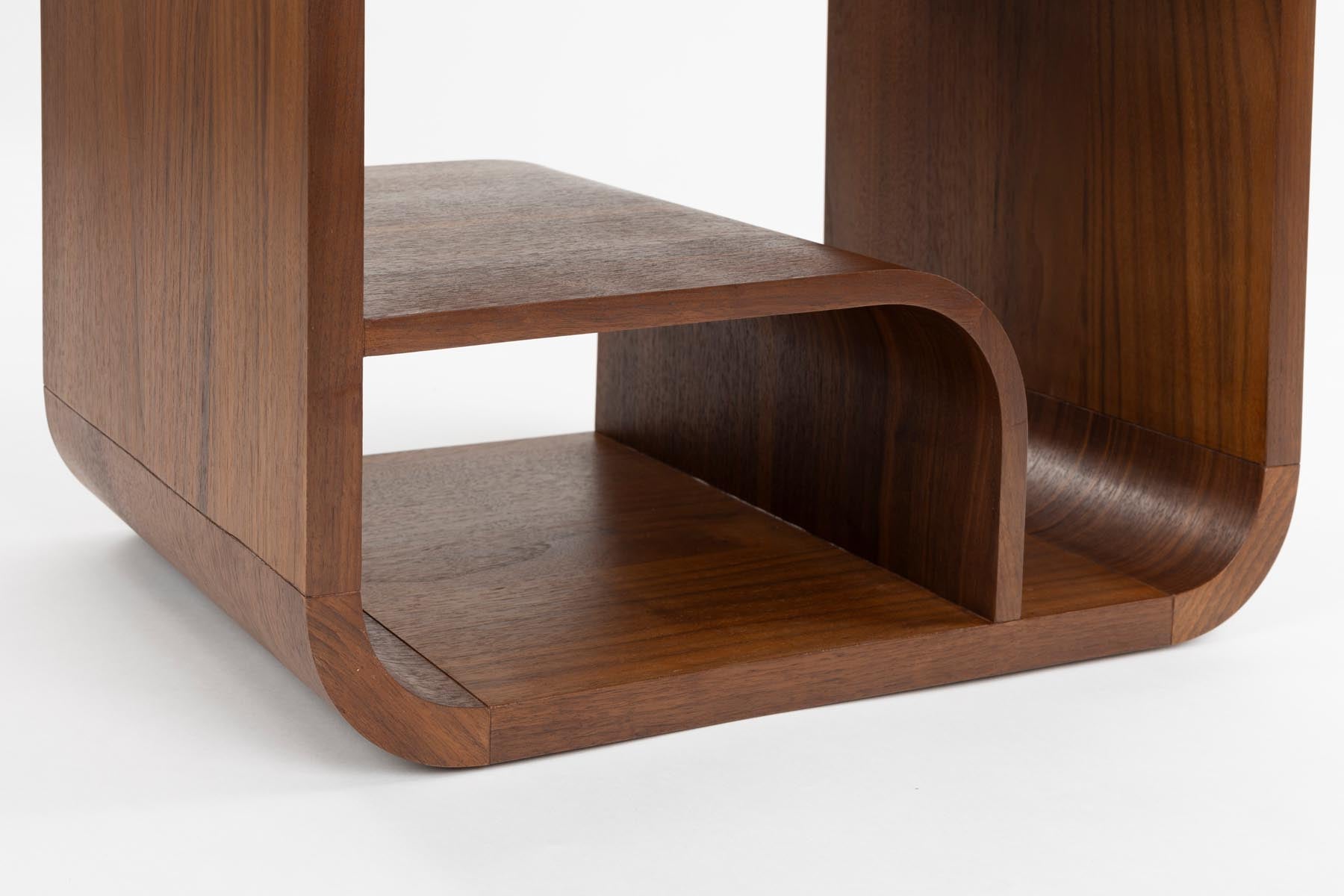Seven Regal in Braun präsentiert im Onlineshop von KAQTU Design AG. Cabinet ist von Zuiver