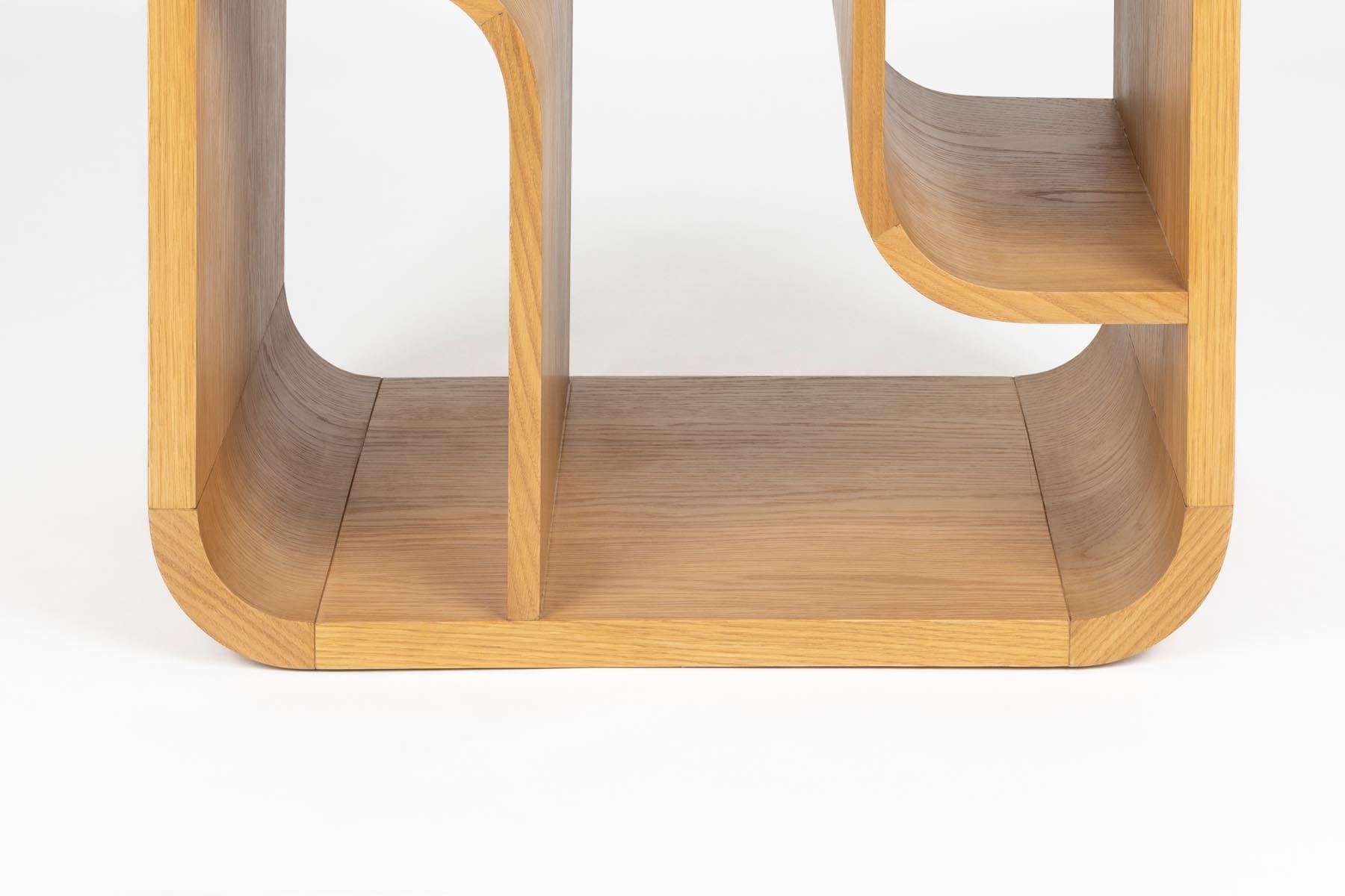 Seven Regal in Natürlich präsentiert im Onlineshop von KAQTU Design AG. Cabinet ist von Zuiver