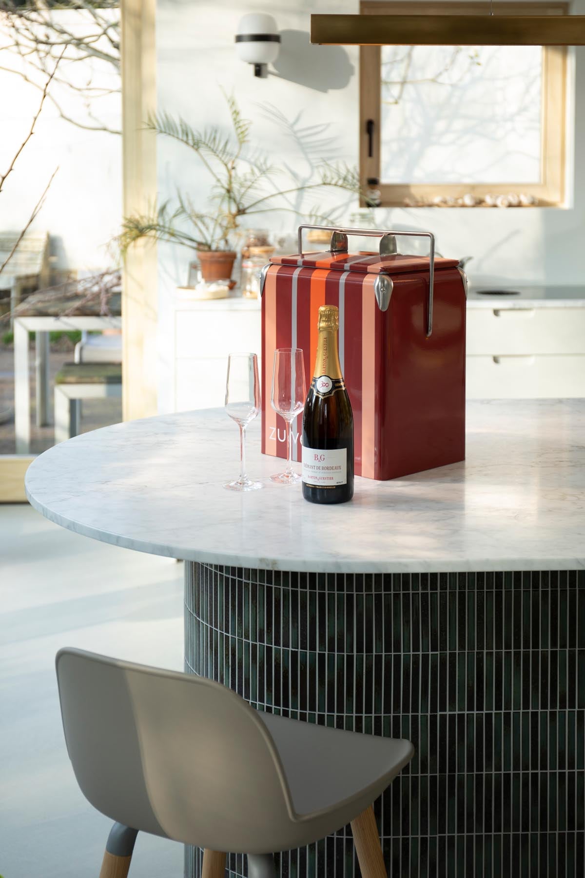 Cooler Be Wine in Rot präsentiert im Onlineshop von KAQTU Design AG. Kühltasche ist von Zuiver