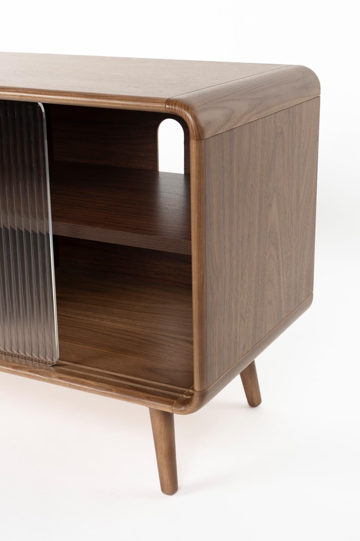 Sideboard Rise in Braun präsentiert im Onlineshop von KAQTU Design AG. Sideboards ist von Zuiver
