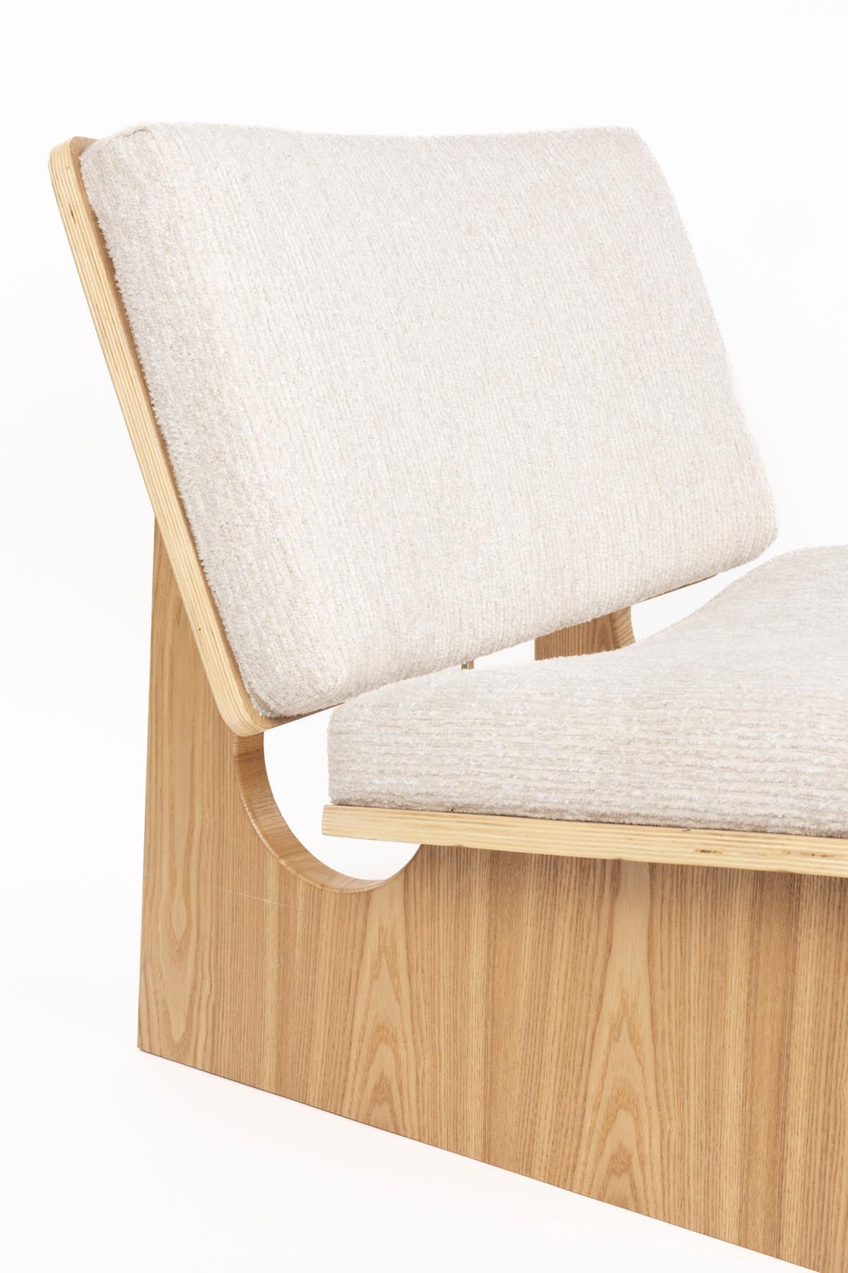 Sessel Volana in Beige präsentiert im Onlineshop von KAQTU Design AG. Sessel ist von Zuiver