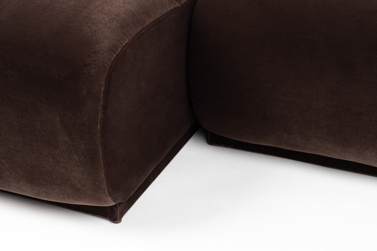 Braunes Ecksofa links Hazel von Zuiver mit Chaiselongue, Polyesterbezug und weicher Polsterung im modernen Design