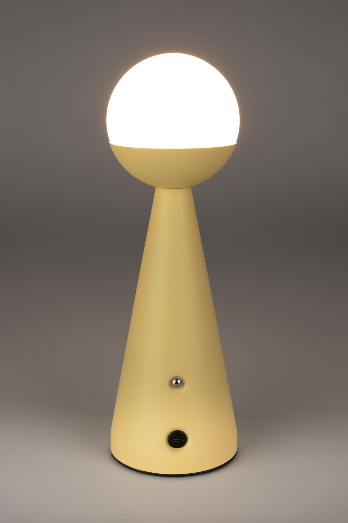 Tischlampe Bello in Gelb präsentiert im Onlineshop von KAQTU Design AG. Tischleuchte ist von Zuiver