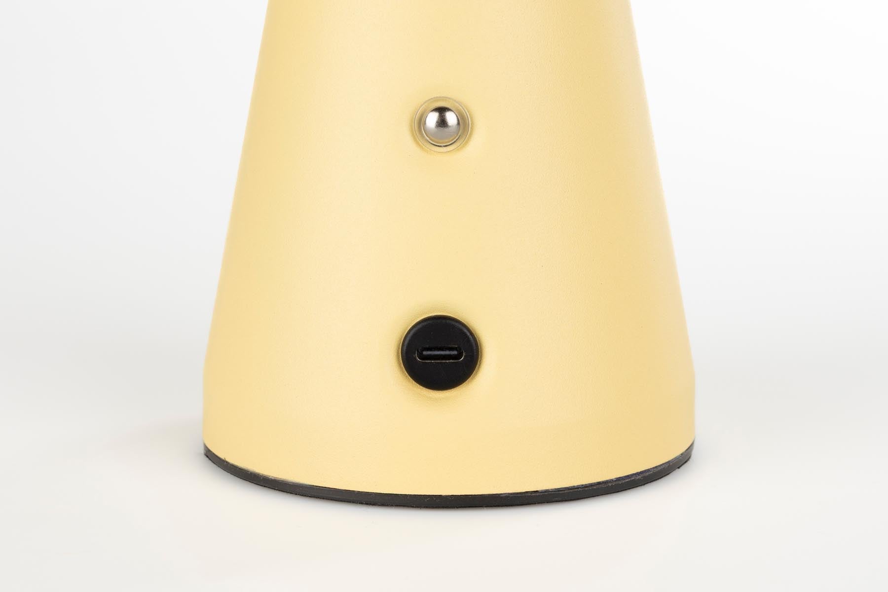 Tischlampe Bello in Gelb präsentiert im Onlineshop von KAQTU Design AG. Tischleuchte ist von Zuiver