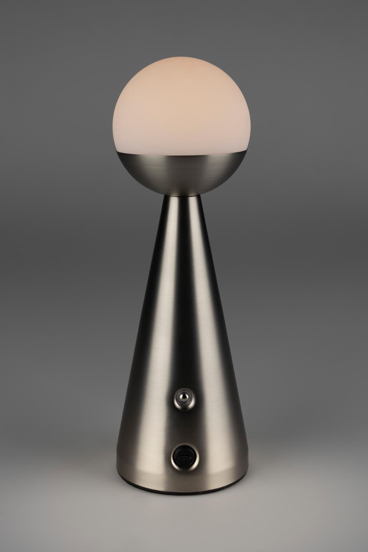 Tischlampe Bello in Silber präsentiert im Onlineshop von KAQTU Design AG. Tischleuchte ist von Zuiver