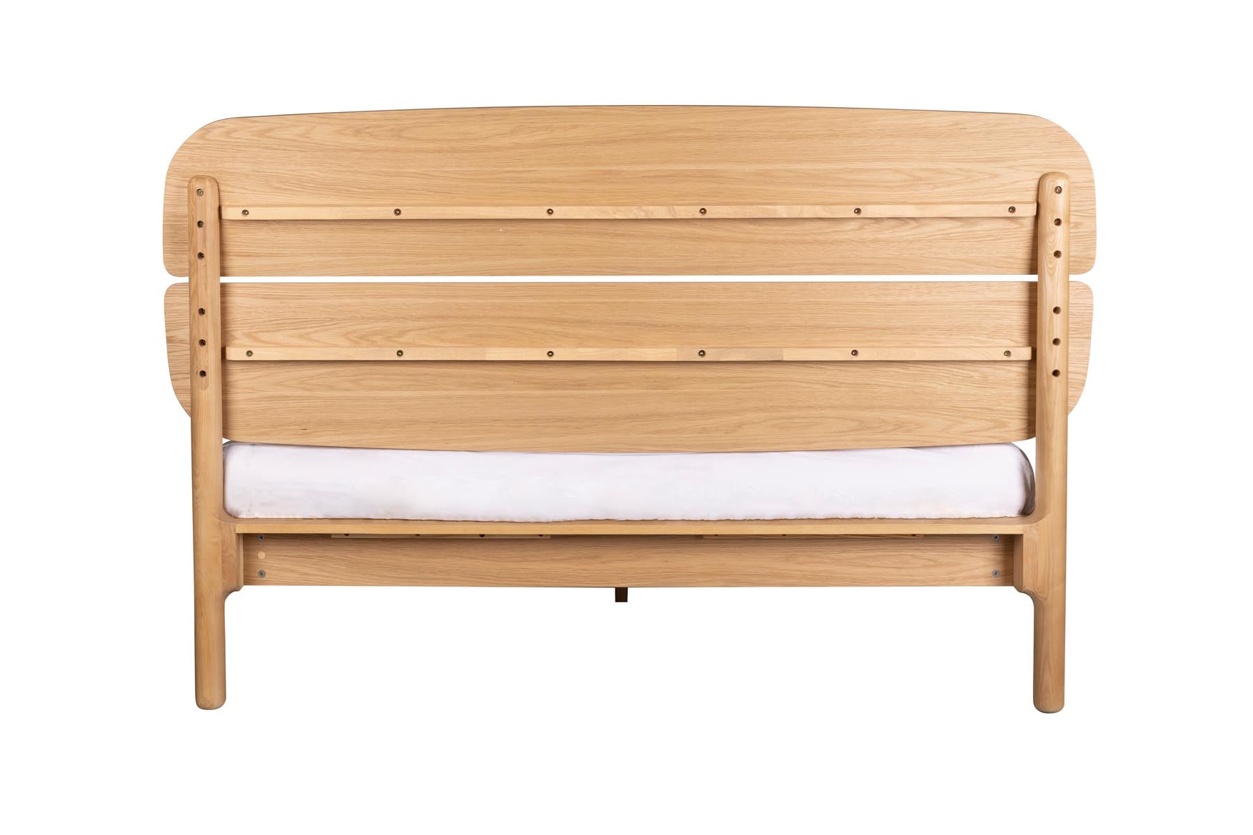 Bett Storm Natural 160 in Natural präsentiert im Onlineshop von KAQTU Design AG. Bett ist von Zuiver