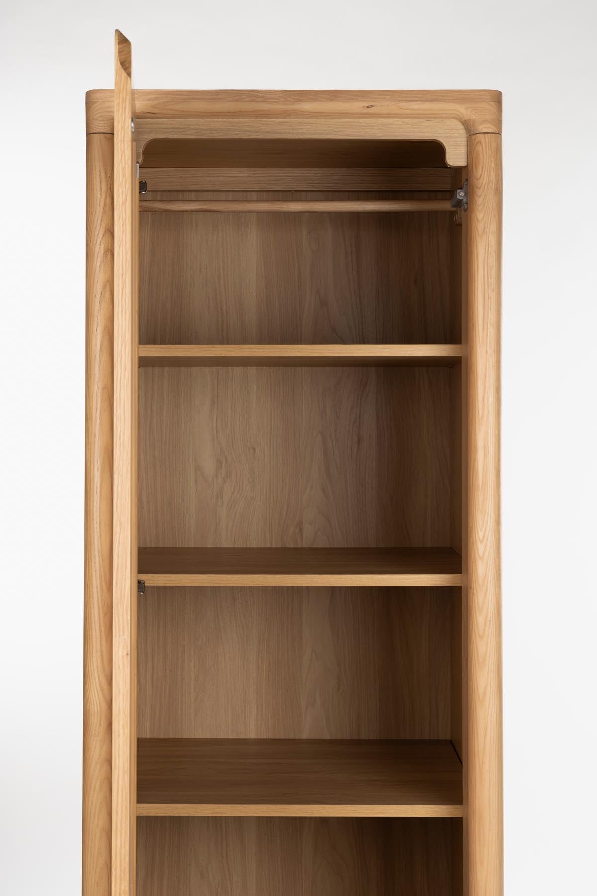 Cabinet Storm One Door in Natürlich präsentiert im Onlineshop von KAQTU Design AG. Cabinet ist von Zuiver
