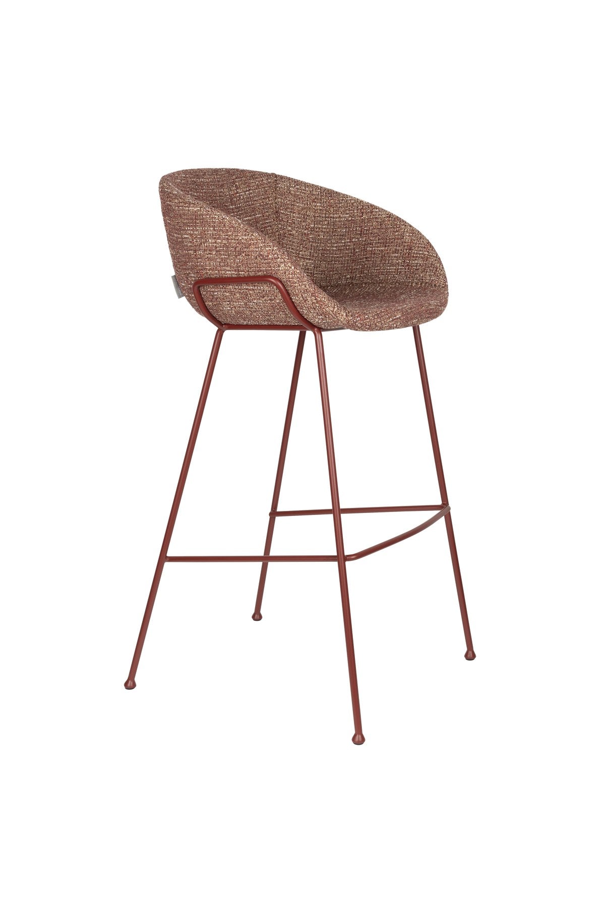 Barhocker Feston von Zuiver in Beige, gepolsterte Sitzfläche aus Eukalyptusholz mit Stahlrahmen an den Seiten, Rückenlehne aus Polyester.
