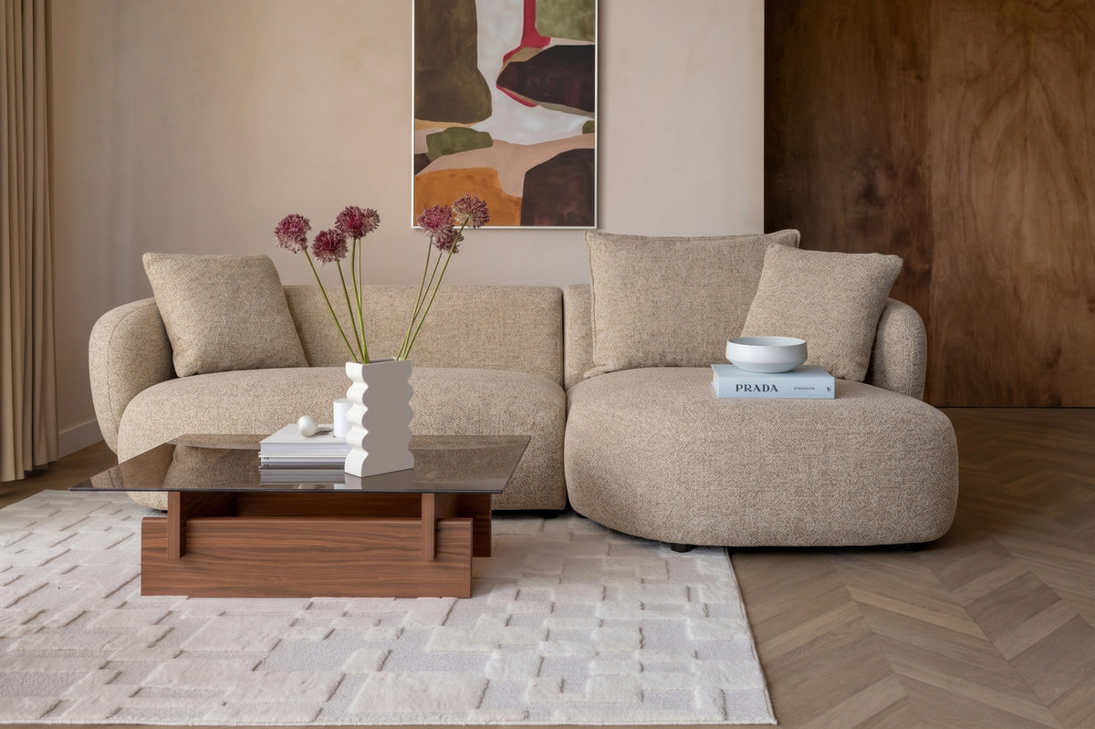 Hellbraunes L-Sofa Stones mit grob gewebtem Polyesterbezug, Zweisitzer und Chaiselongue rechts
