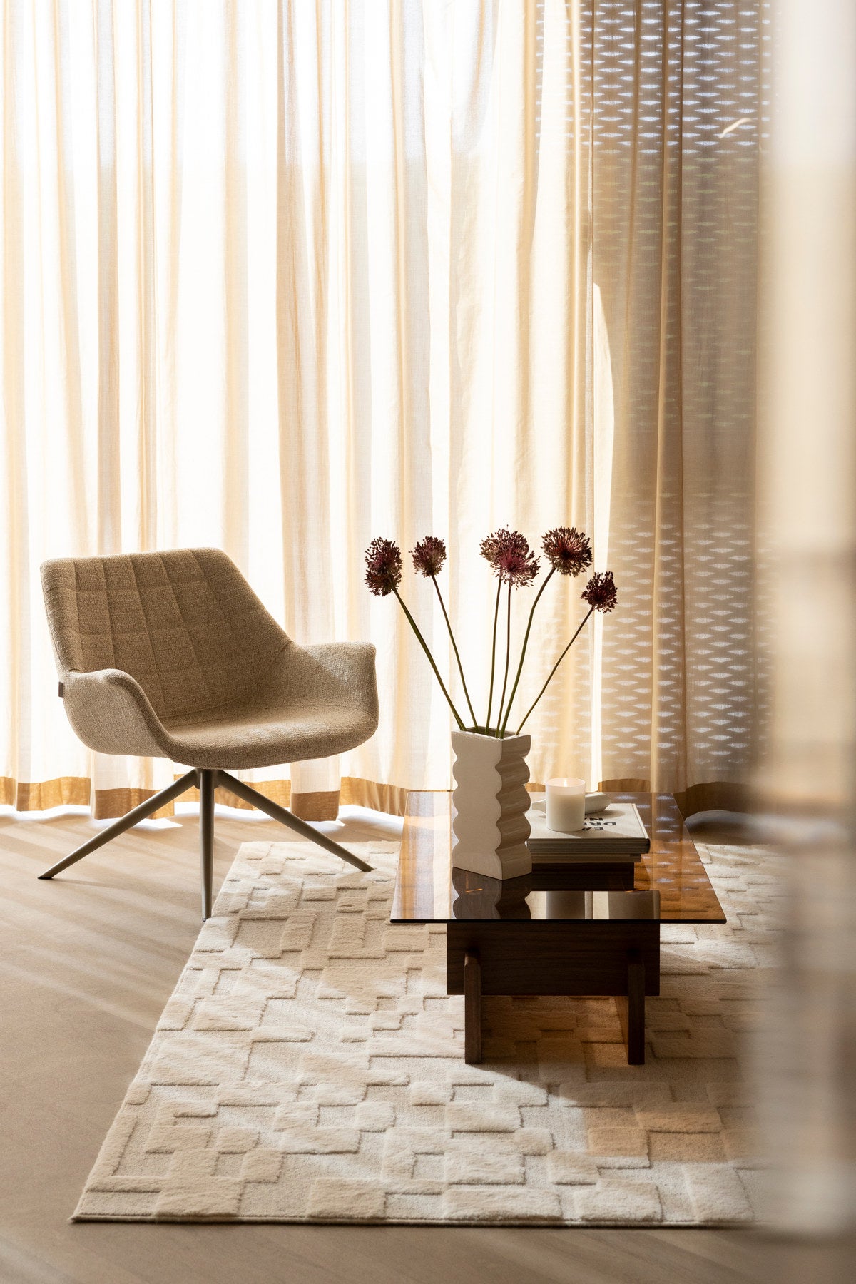 Teppich Bricks 160x230 in Grau präsentiert im Onlineshop von KAQTU Design AG. Teppich ist von Zuiver