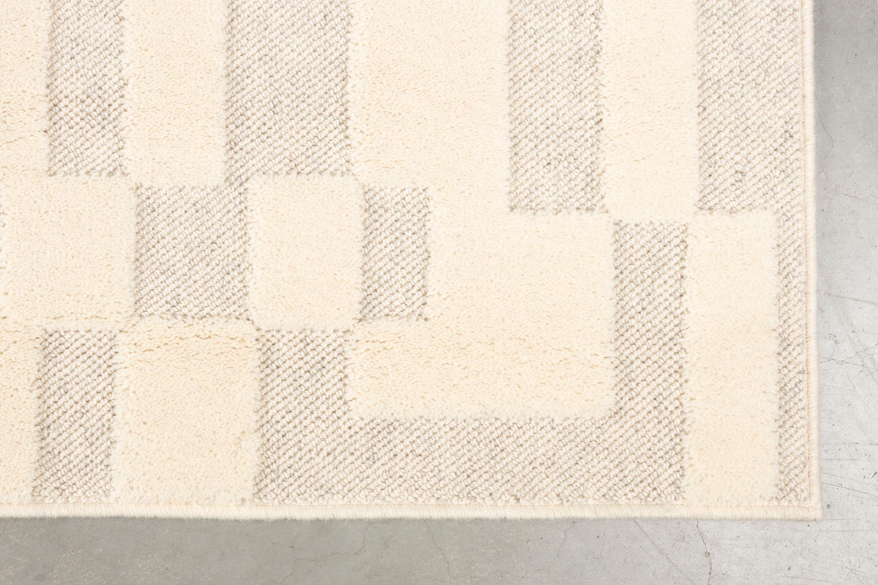 Teppich Bricks 200x300 in Grau präsentiert im Onlineshop von KAQTU Design AG. Teppich ist von Zuiver