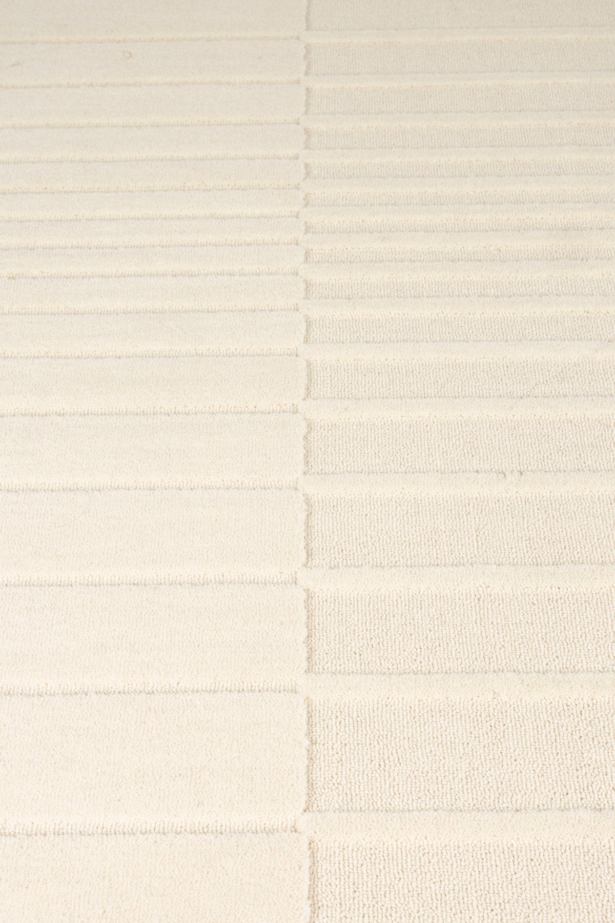 Teppich Crossing 160x230 in Grau präsentiert im Onlineshop von KAQTU Design AG. Teppich ist von Zuiver