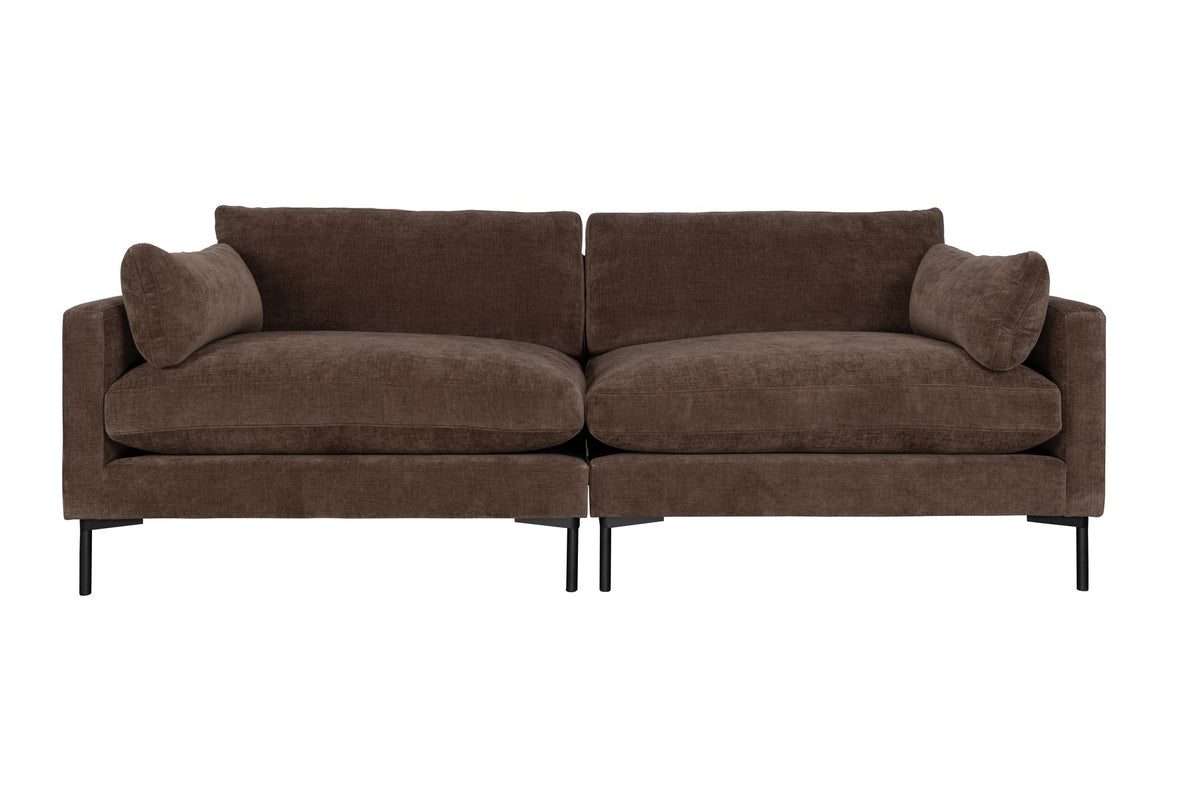 Dunkelbraunes 3er Sofa Summer von Zuiver mit gepolsterter Sitzfläche aus Acetat und Polyester sowie PU-Schaum-Polsterung im Wohnzimmer.