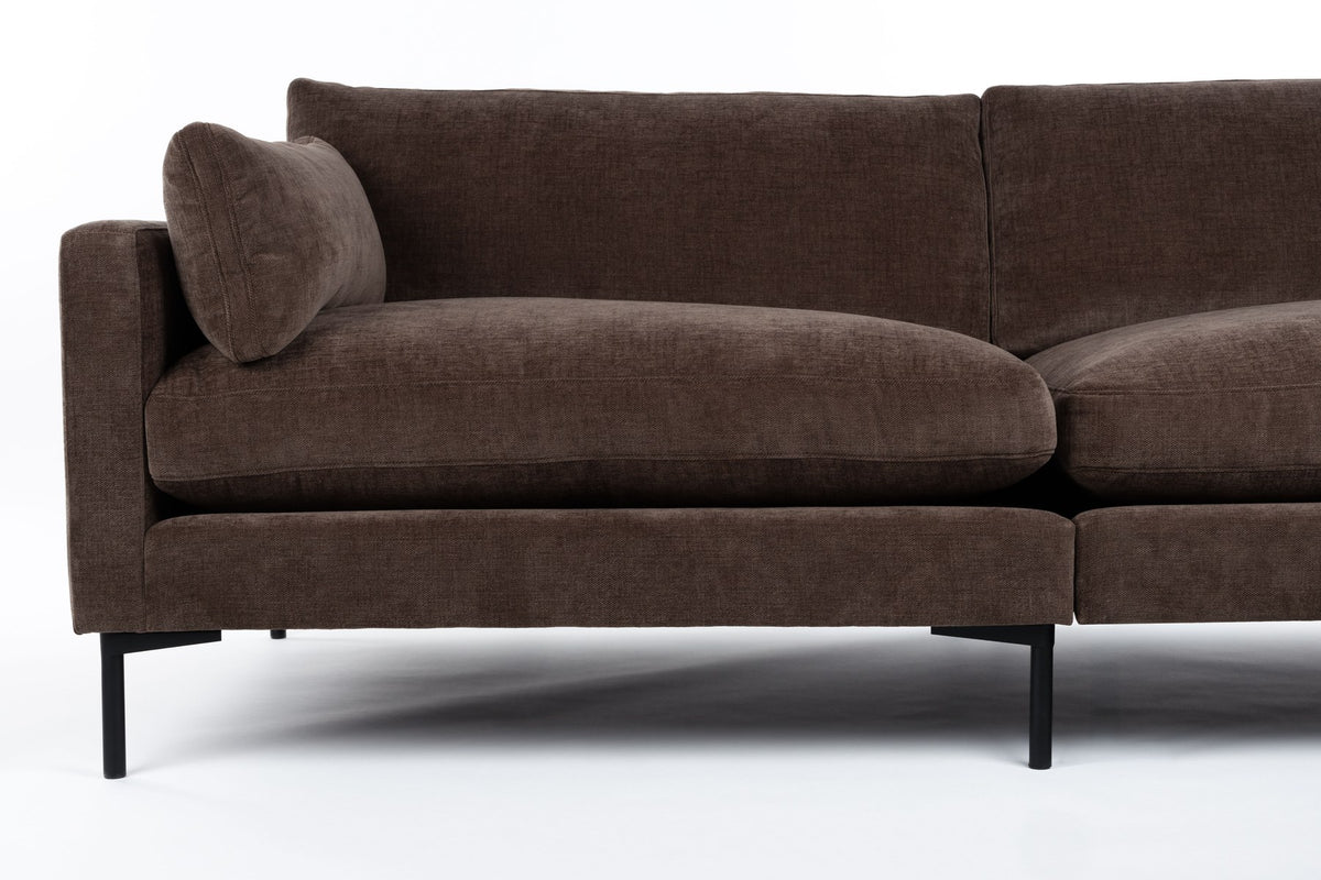 Zuiver Sofa Summer 7-Seater in Dunkelbraun, gepolstert mit Acetat und Polyester, PU-Schaum-Polsterung, grosses 5er Sofa im Wohnraum.