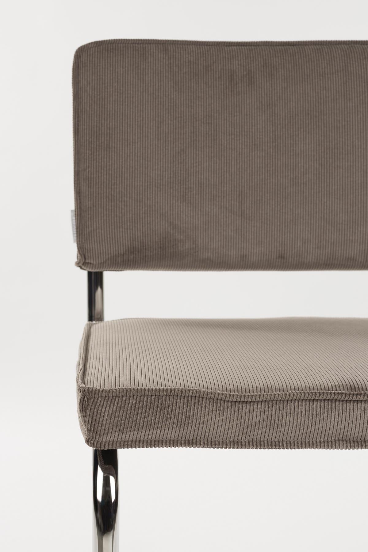 Stuhl Ridge in Graubraun präsentiert im Onlineshop von KAQTU Design AG. Stuhl ist von Zuiver