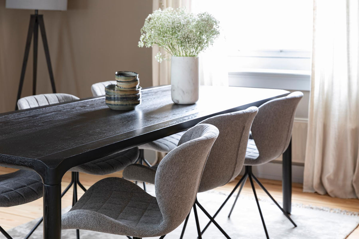 Stuhl Omg in Grau präsentiert im Onlineshop von KAQTU Design AG. Stuhl ist von Zuiver