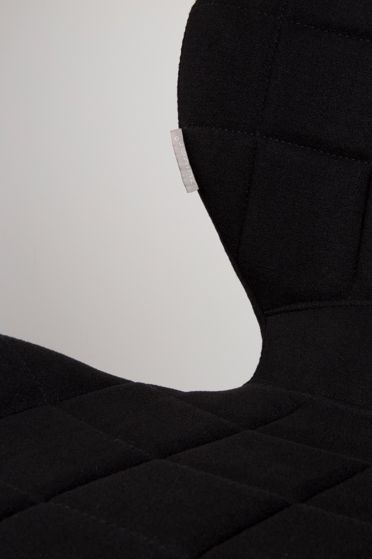 Stuhl OMG in Schwarz präsentiert im Onlineshop von KAQTU Design AG. Stuhl ist von Zuiver