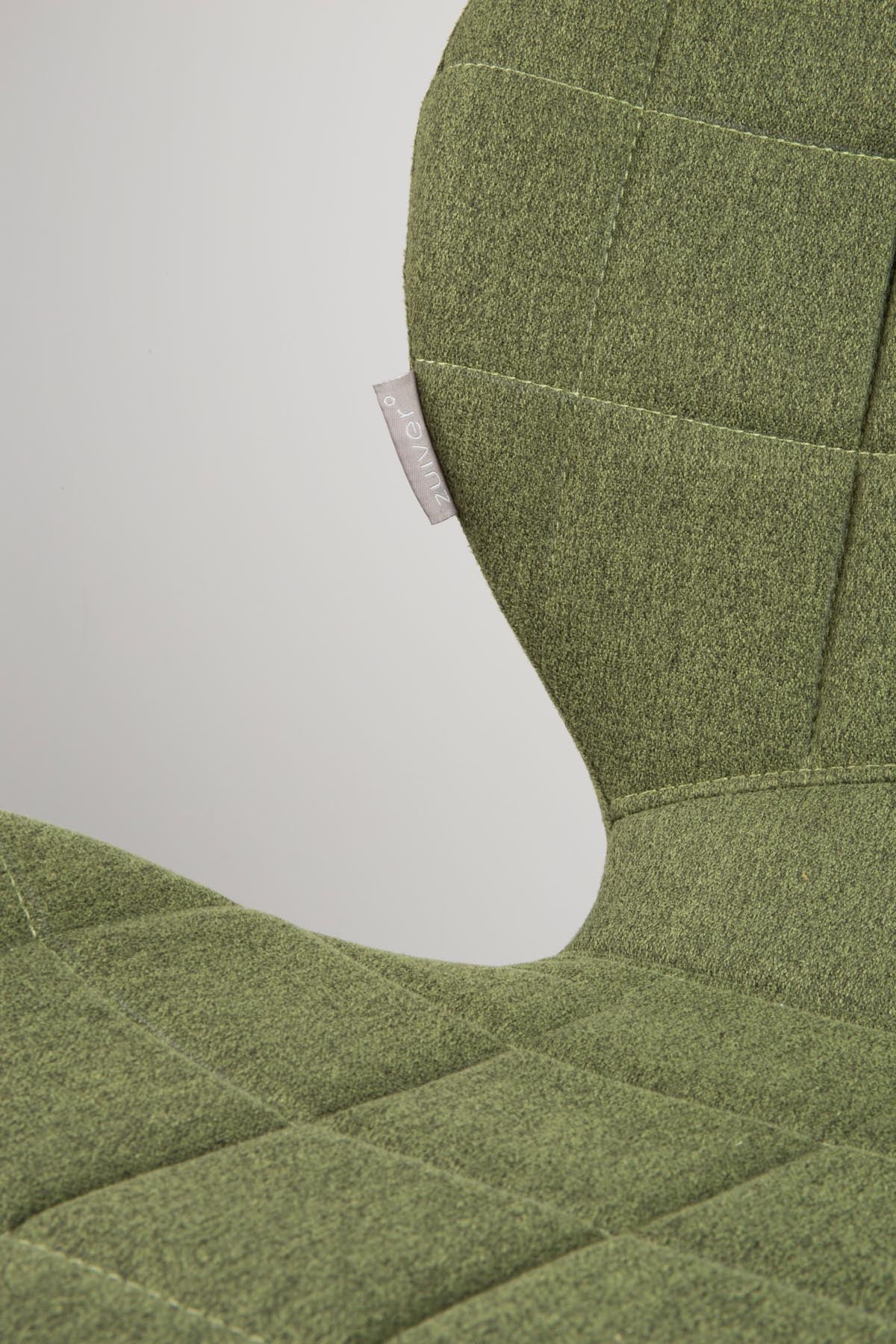 Stuhl OMG in Grün präsentiert im Onlineshop von KAQTU Design AG. Stuhl ist von Zuiver