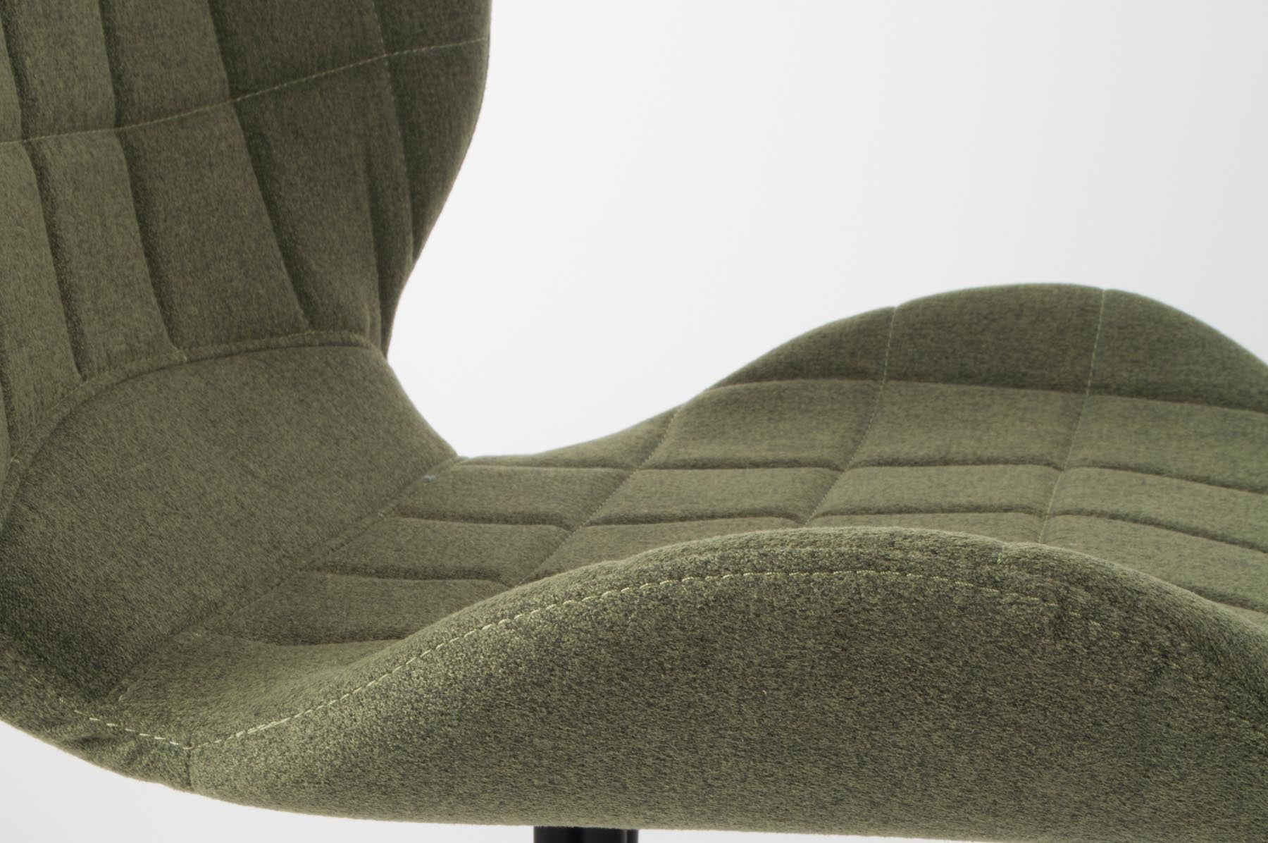 Stuhl OMG in Grün präsentiert im Onlineshop von KAQTU Design AG. Stuhl ist von Zuiver