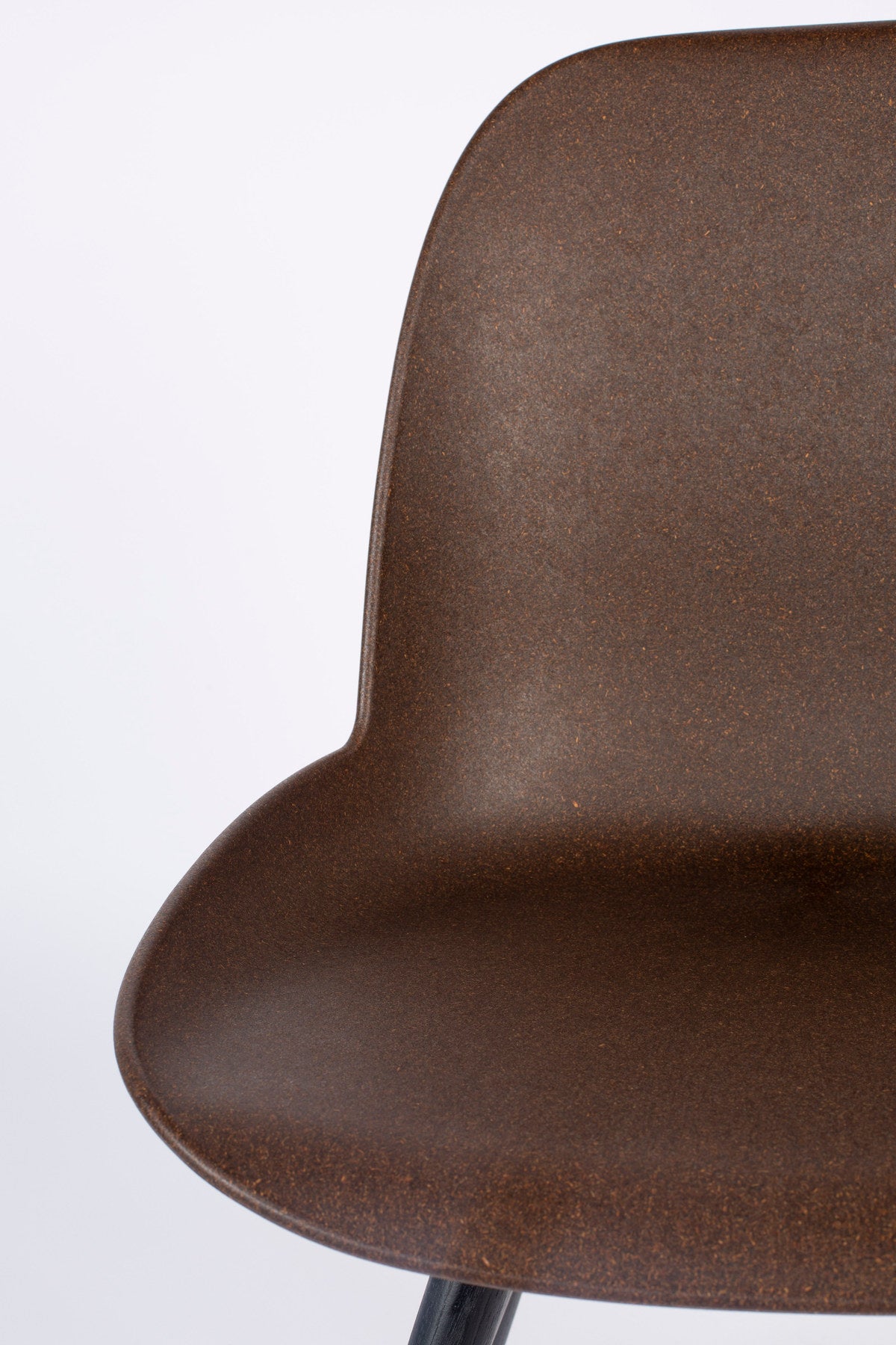 Stuhl Albert Kuip in Braun präsentiert im Onlineshop von KAQTU Design AG. Stuhl ist von Zuiver