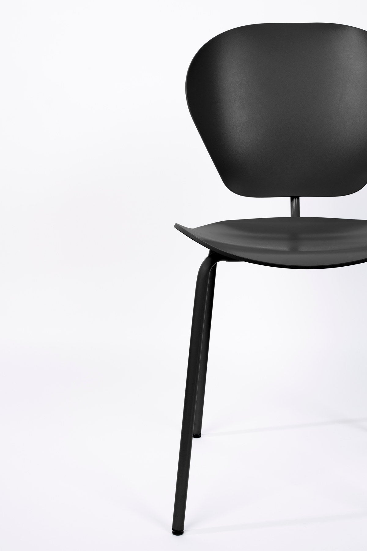 Esszimmerstuhl The Ocean mit Sitzschale aus Ozeanplastik auf Metallbeinen