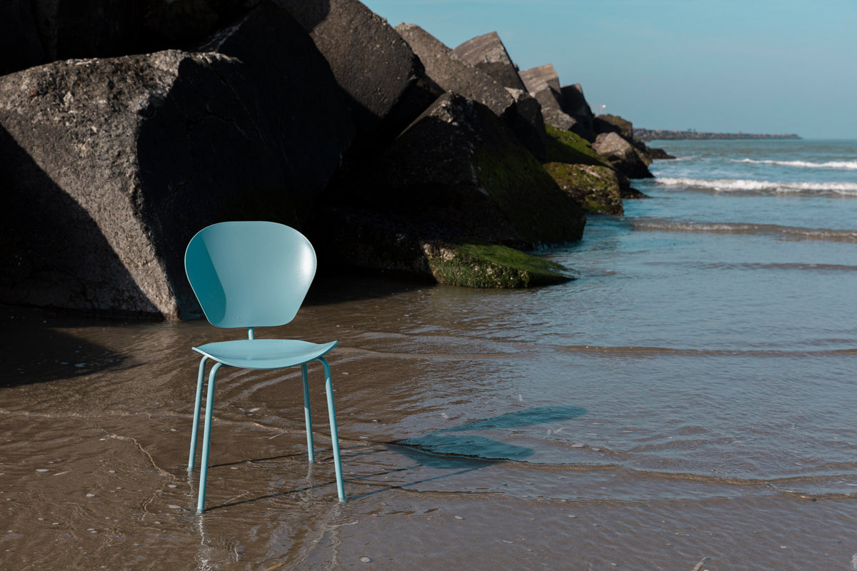 Esszimmerstuhl The Ocean mit Sitzschale aus Ozeanplastik auf Metallbeinen