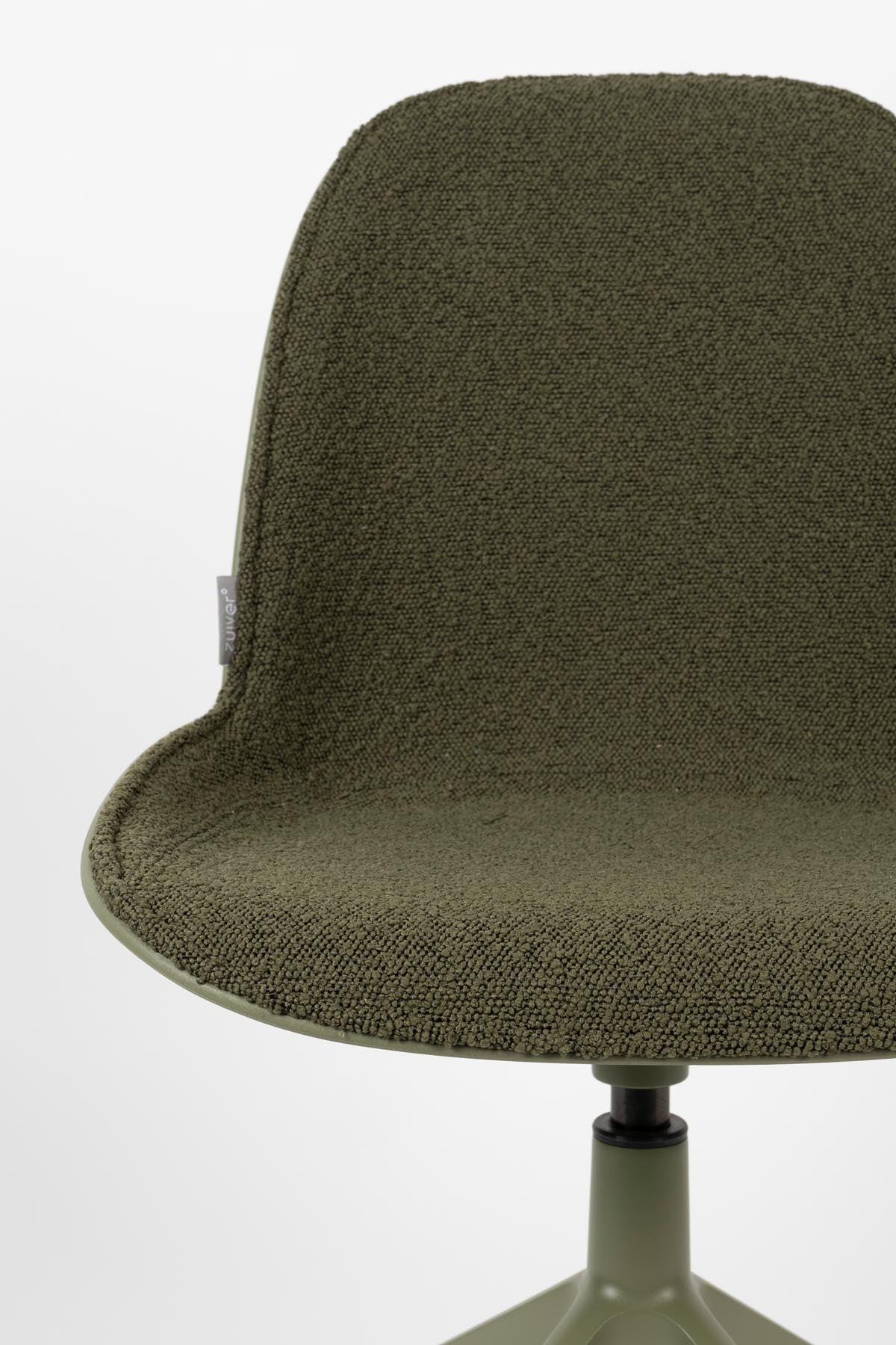 Stuhl Albert Kuip gepolstert in Grün präsentiert im Onlineshop von KAQTU Design AG. Stuhl ist von Zuiver