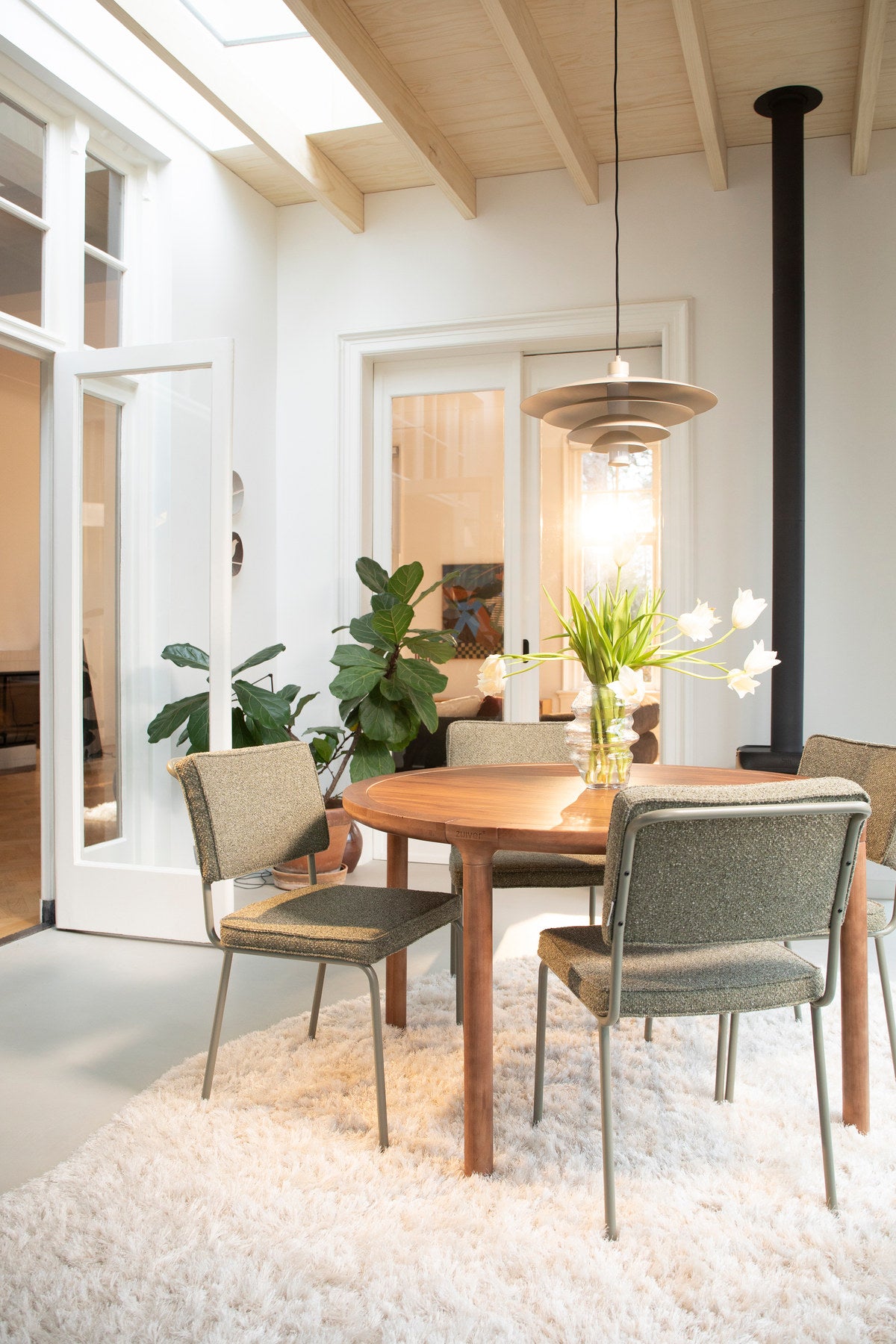 Stuhl Buddy in Olive präsentiert im Onlineshop von KAQTU Design AG. Stuhl ist von Zuiver