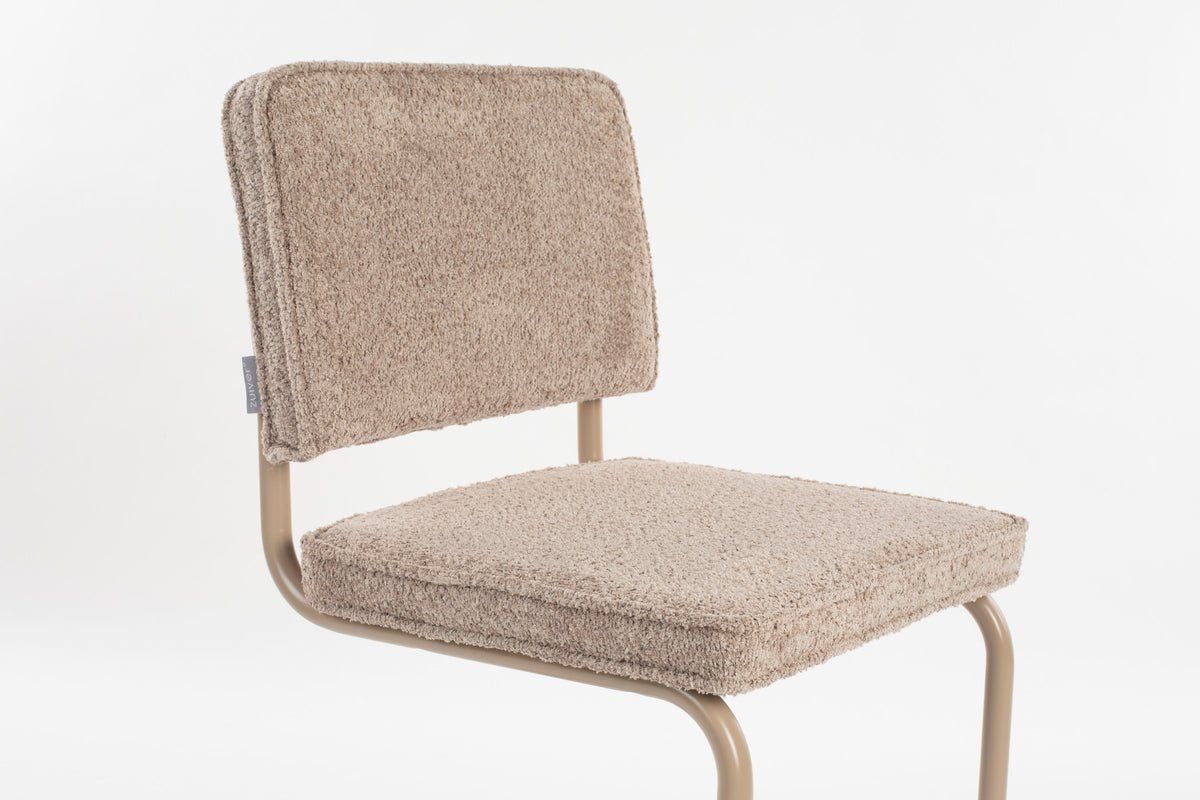 Stuhl Ridge Kink Soft in beige präsentiert im Onlineshop von KAQTU Design AG. Stuhl ist von Zuiver